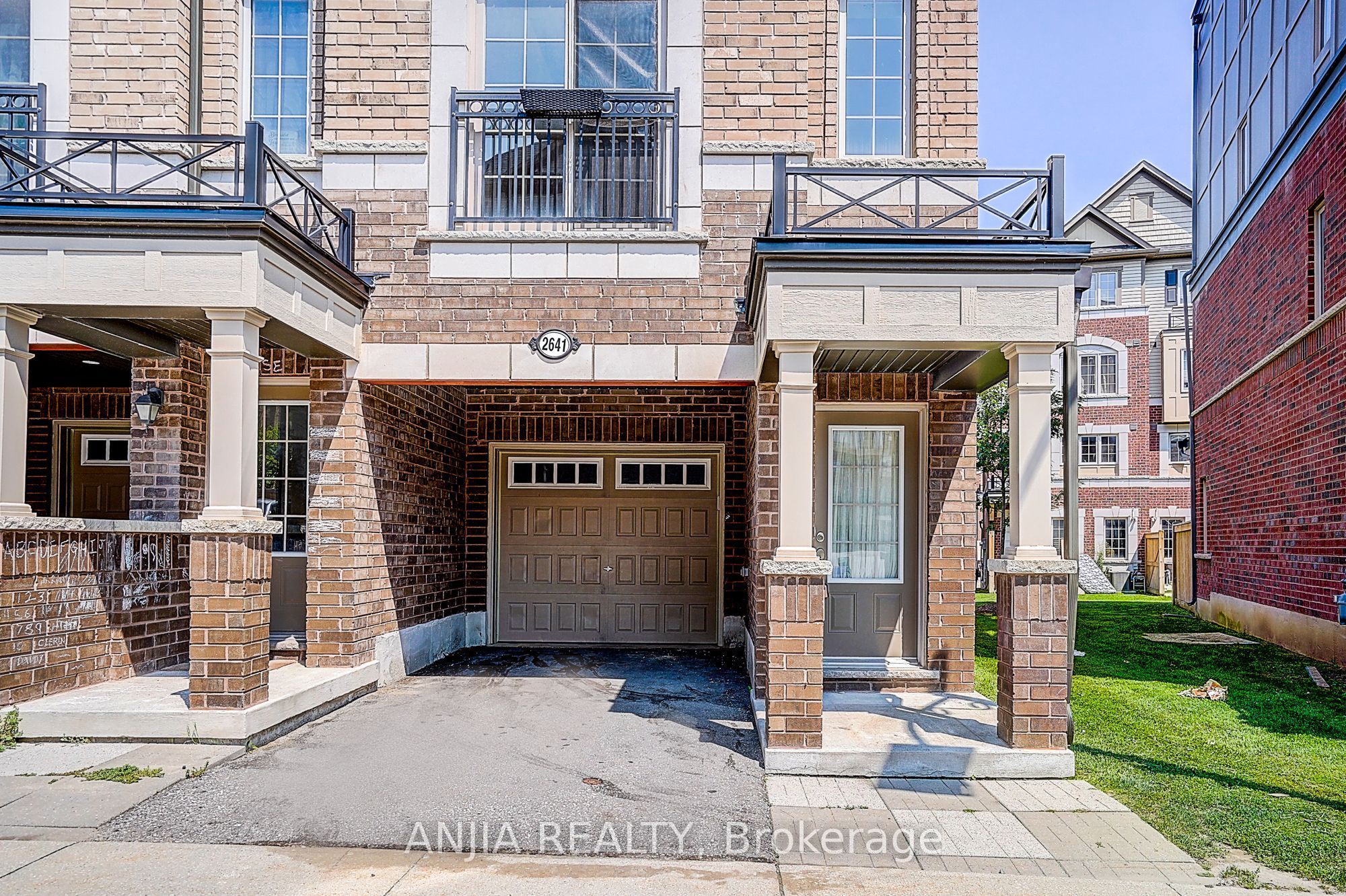 2641 Eaglesham Path Property Photo 2