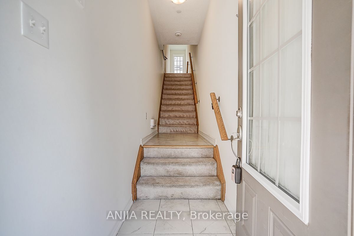 2641 Eaglesham Path Property Photo 3