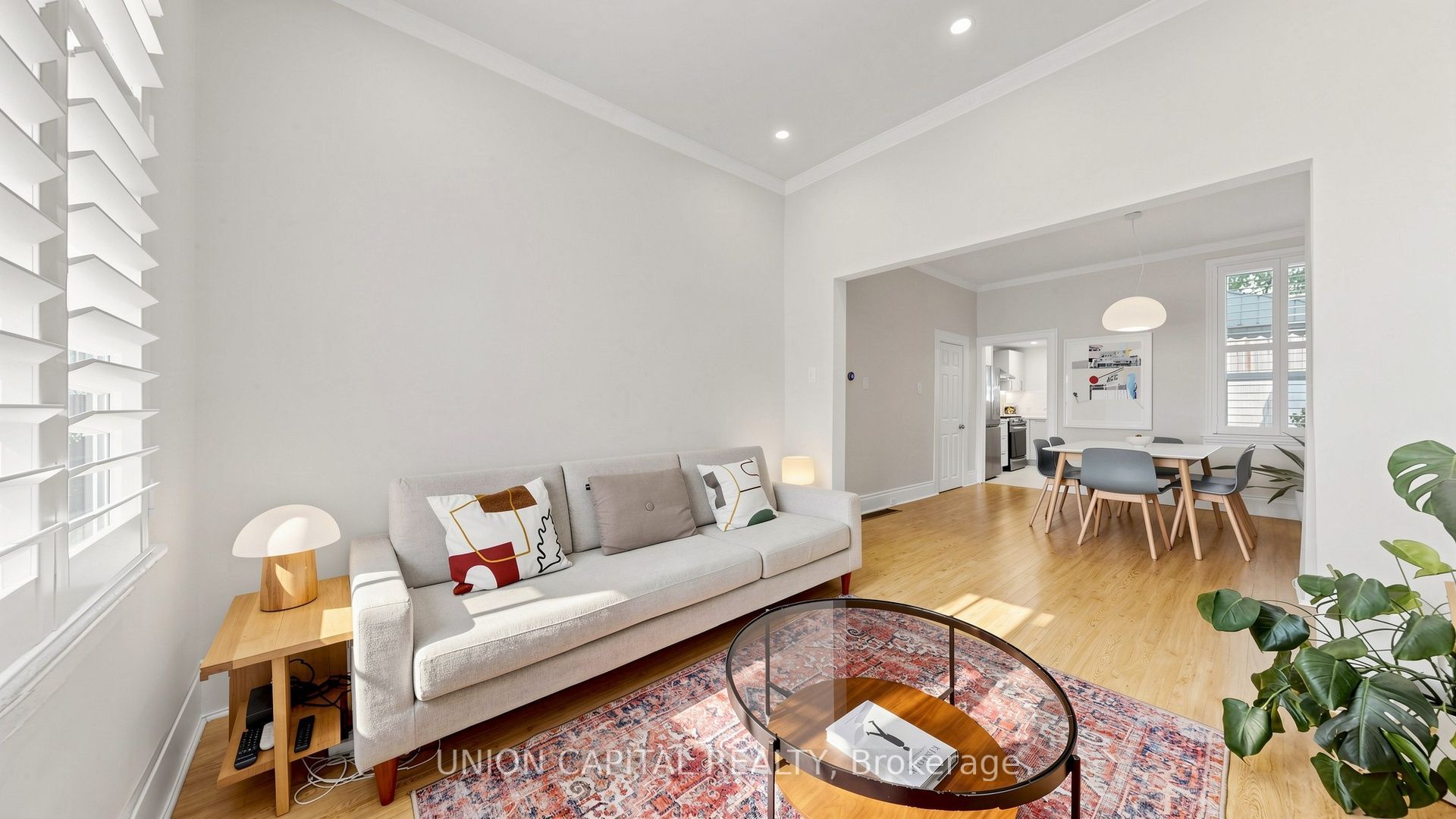 944 Dundas Street E Property Photo 6