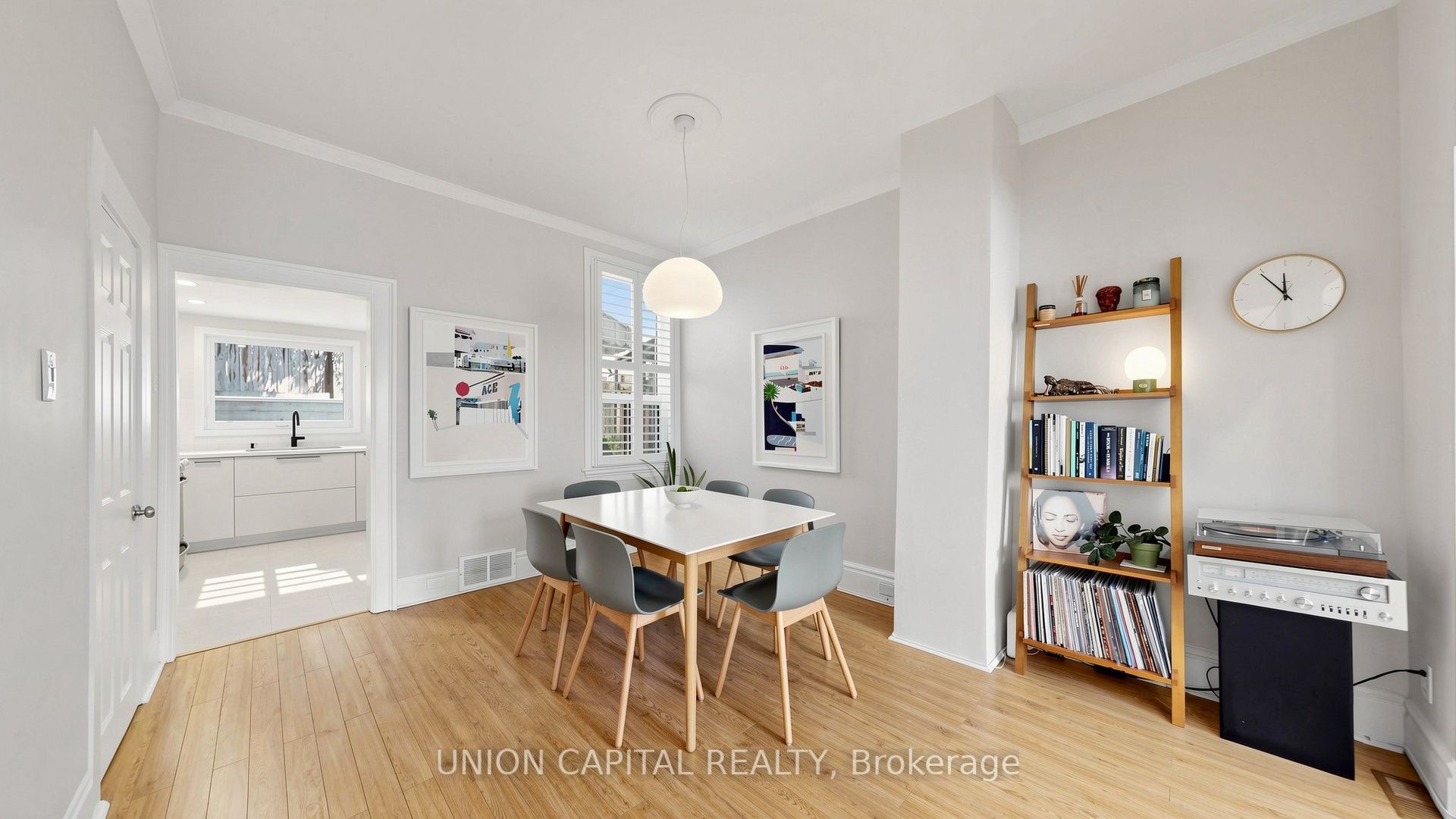 944 Dundas Street E Property Photo 8
