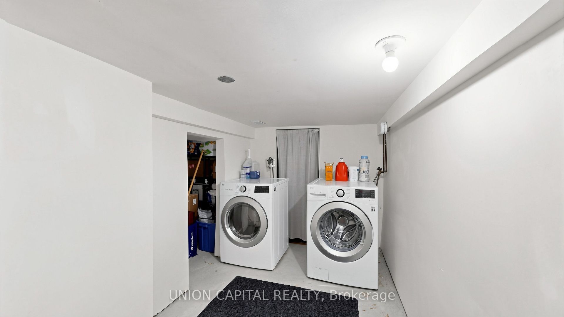944 Dundas Street E Property Photo 20