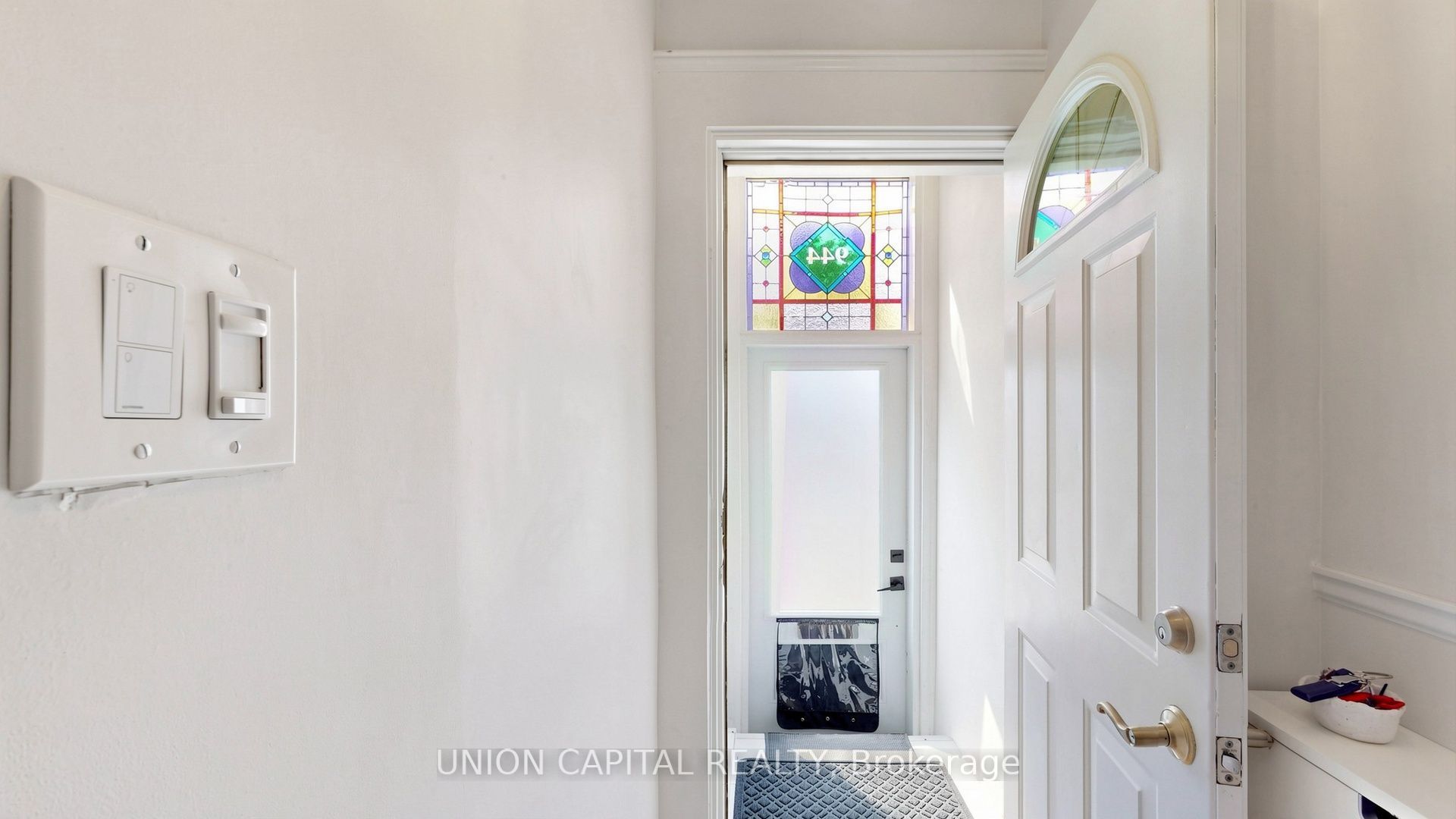 944 Dundas Street E Property Photo 21
