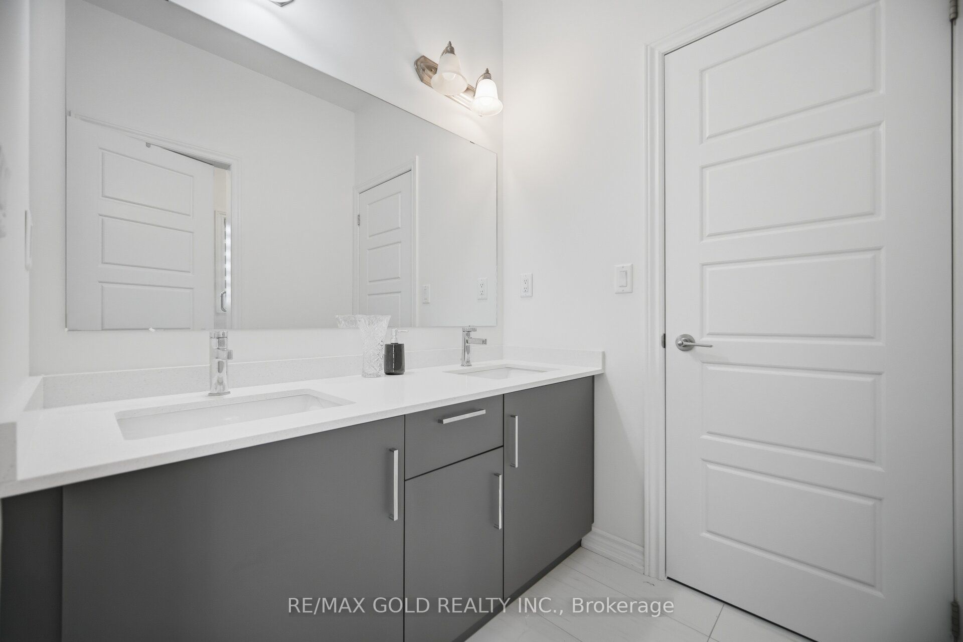 426 Coronation Road Property Photo 35