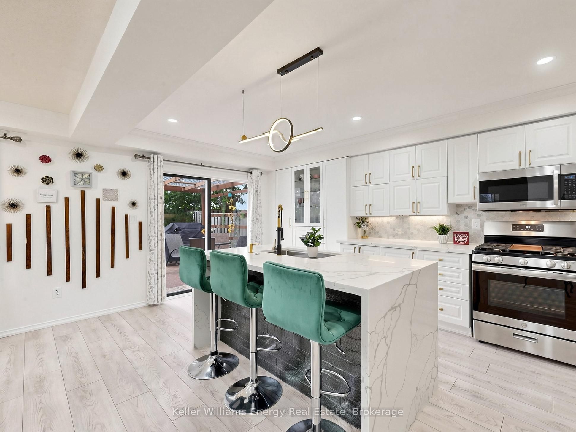16 Donlevy Crescent Property Photo 12