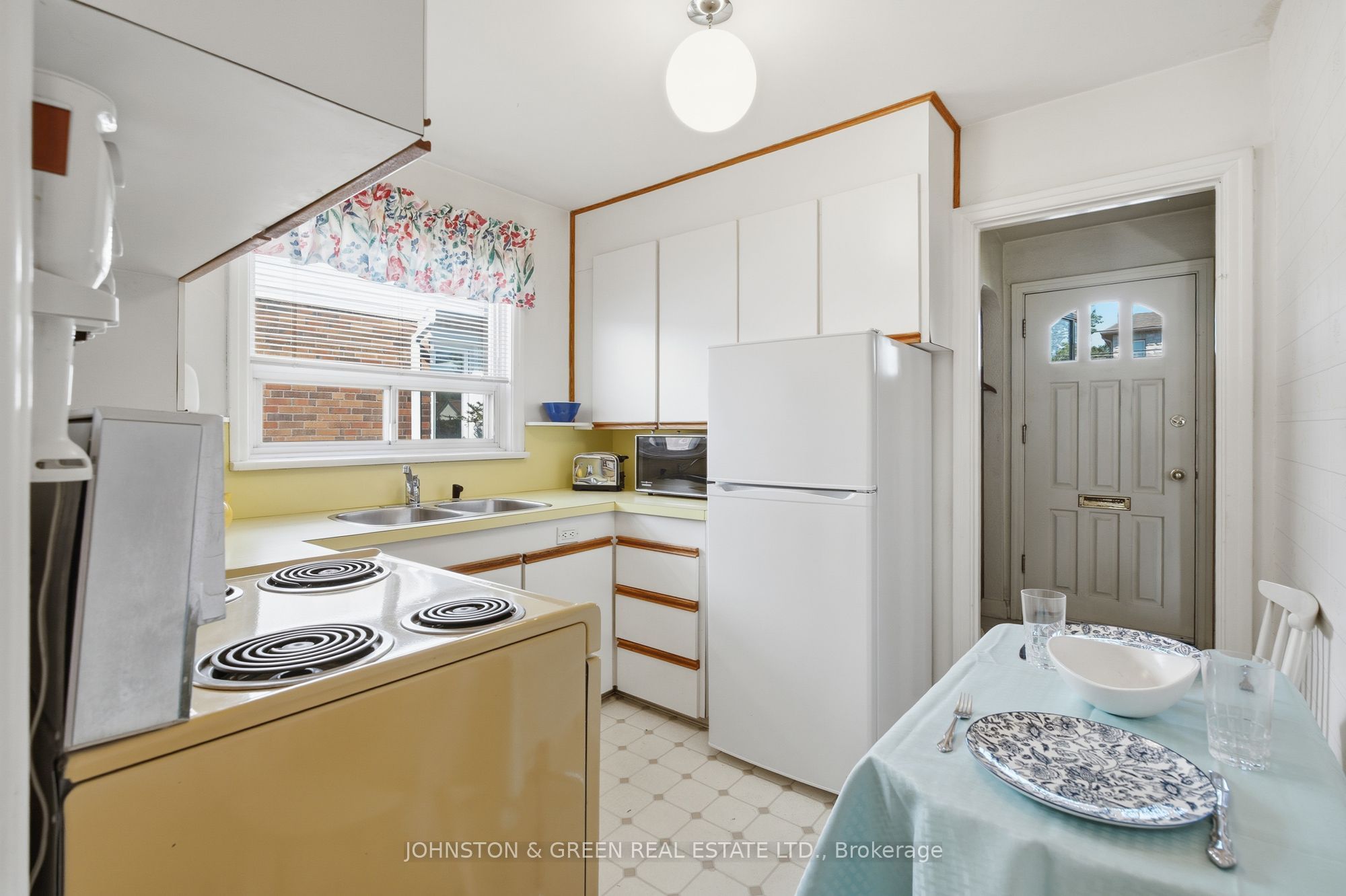 425 O'connor Drive Property Photo 10