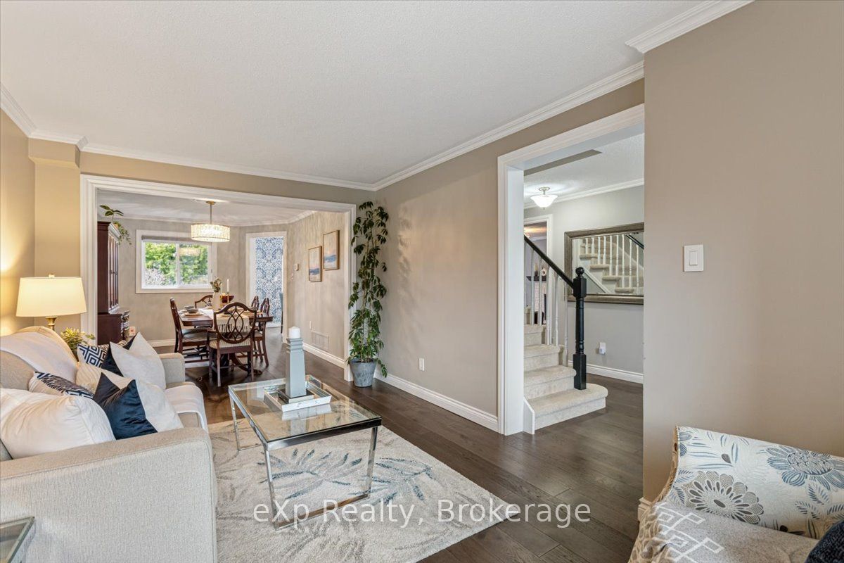 1067 Maury Crescent Property Photo 8