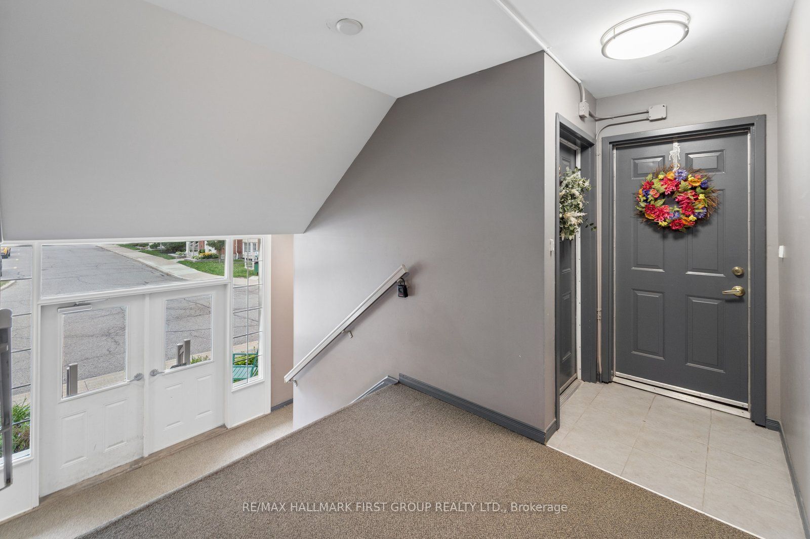 8 Petra Way 2 Property Photo 3