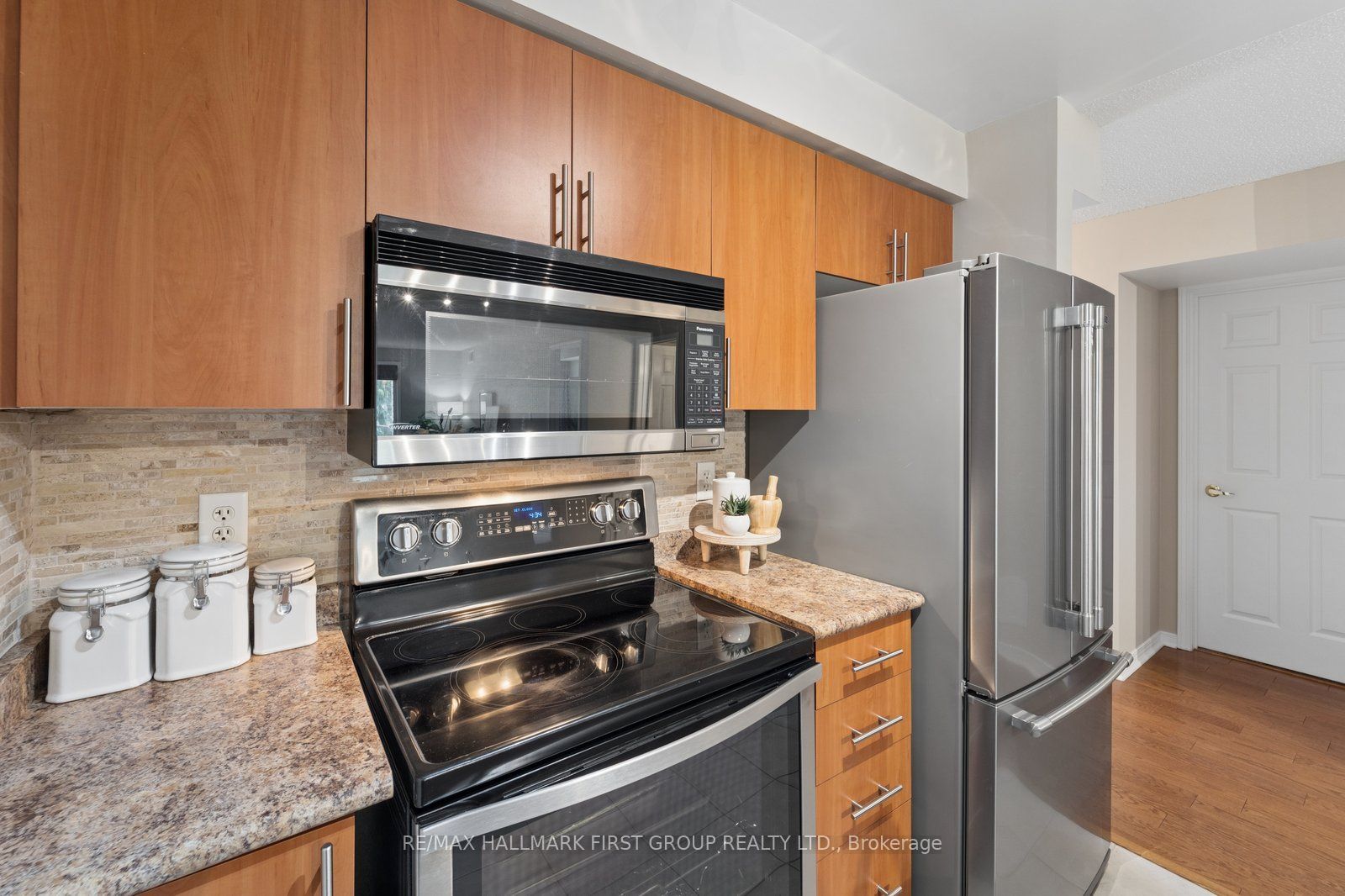 8 Petra Way 2 Property Photo 7