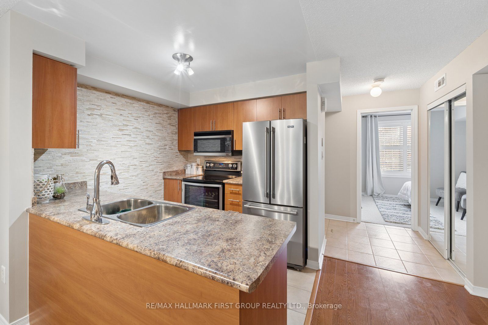 8 Petra Way 2 Property Photo 10