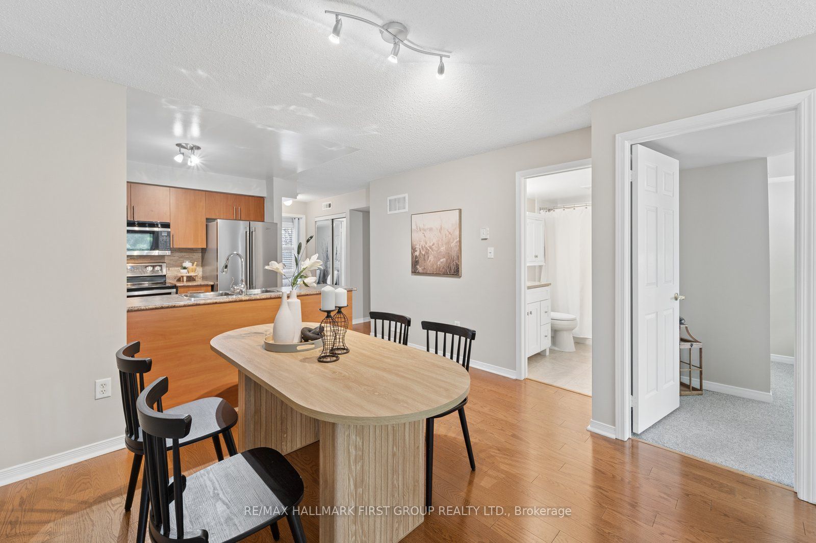 8 Petra Way 2 Property Photo 12