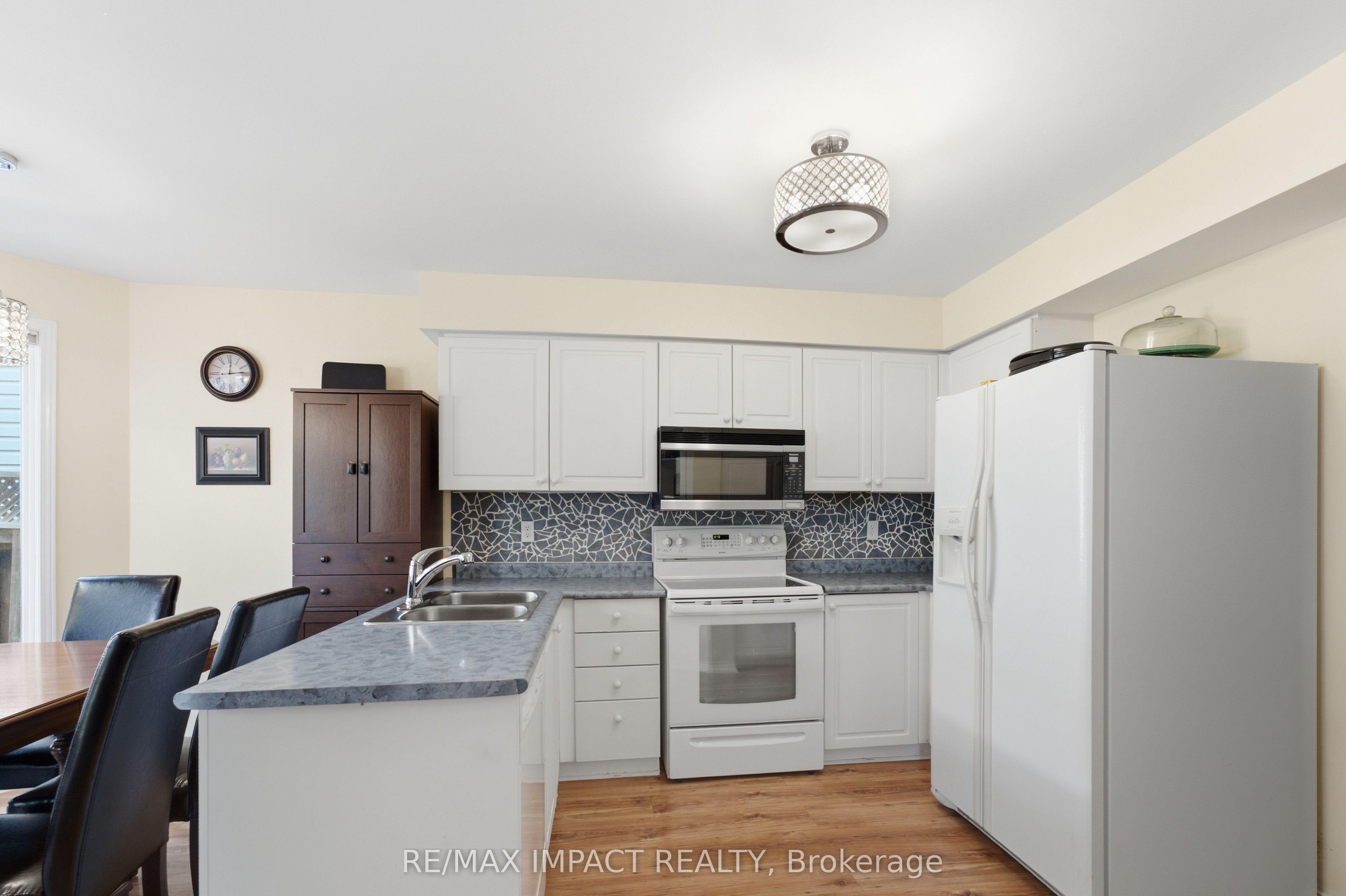 106 Mcfeeters Crescent Property Photo 13
