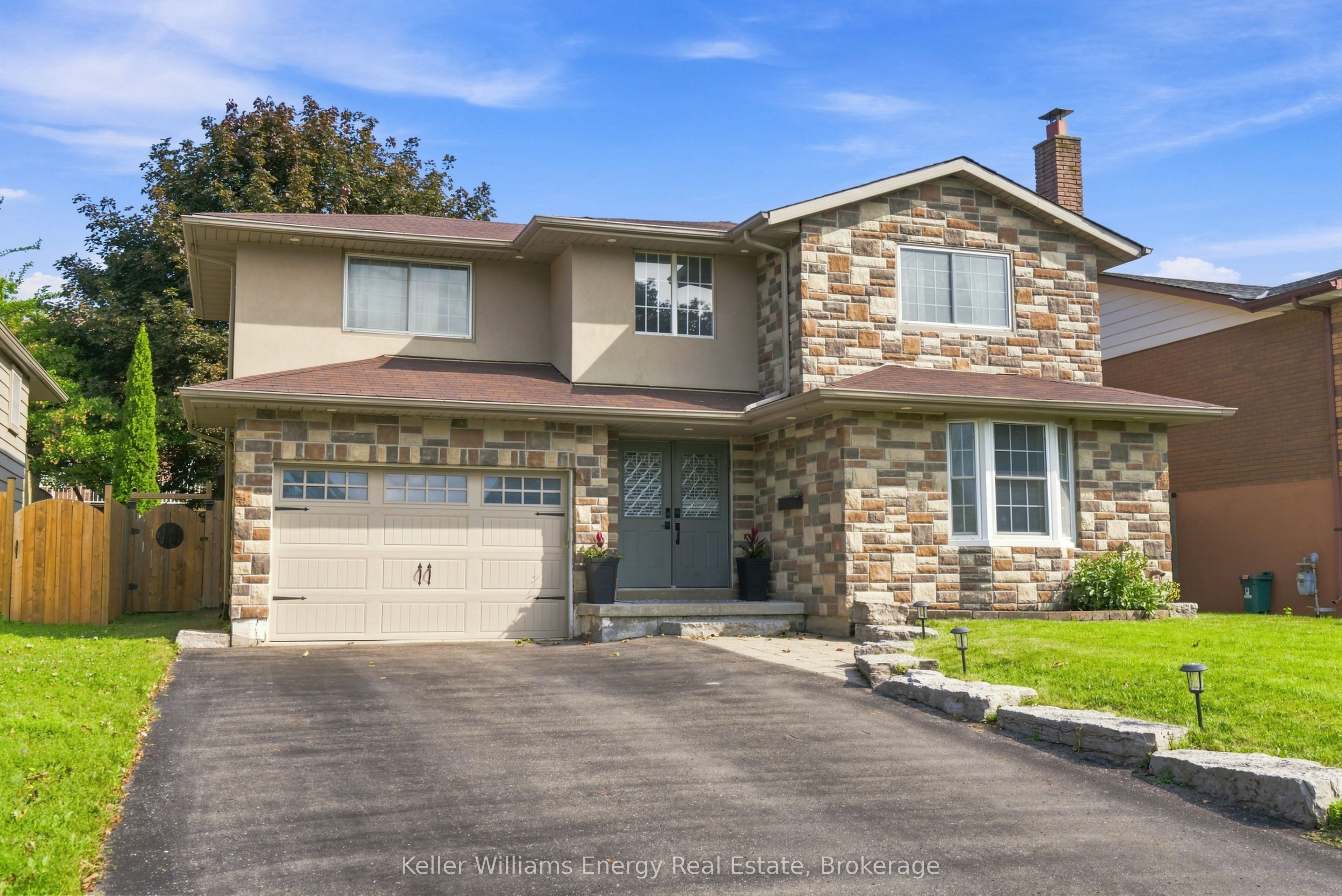 1014 Pinetree Court Property Photo 1