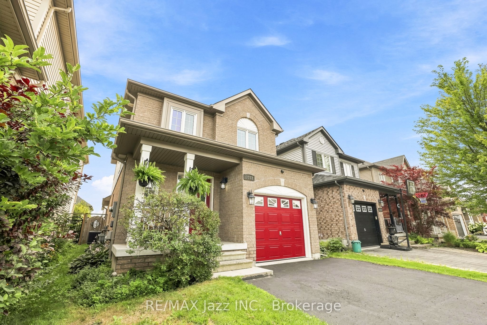 1333 Wadebridge Crescent Property Photo 2
