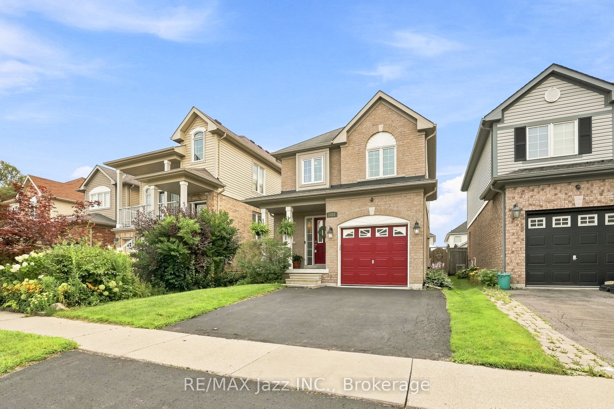 1333 Wadebridge Crescent Property Photo 3