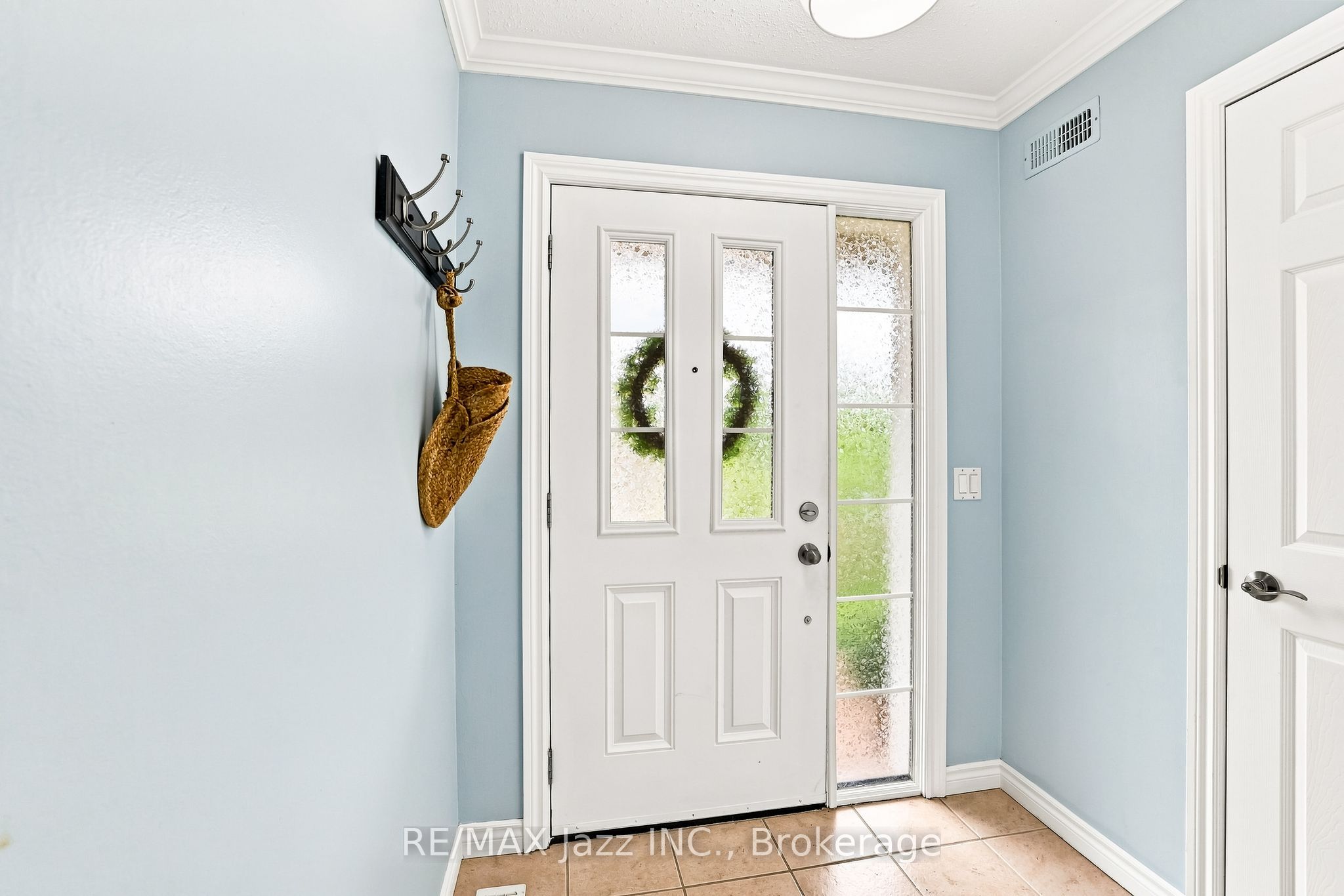 1333 Wadebridge Crescent Property Photo 9