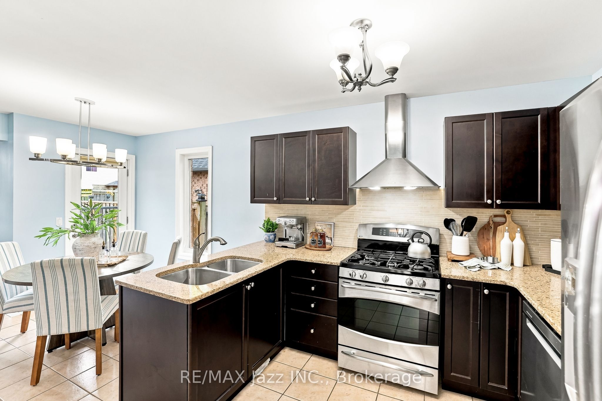 1333 Wadebridge Crescent Property Photo 24