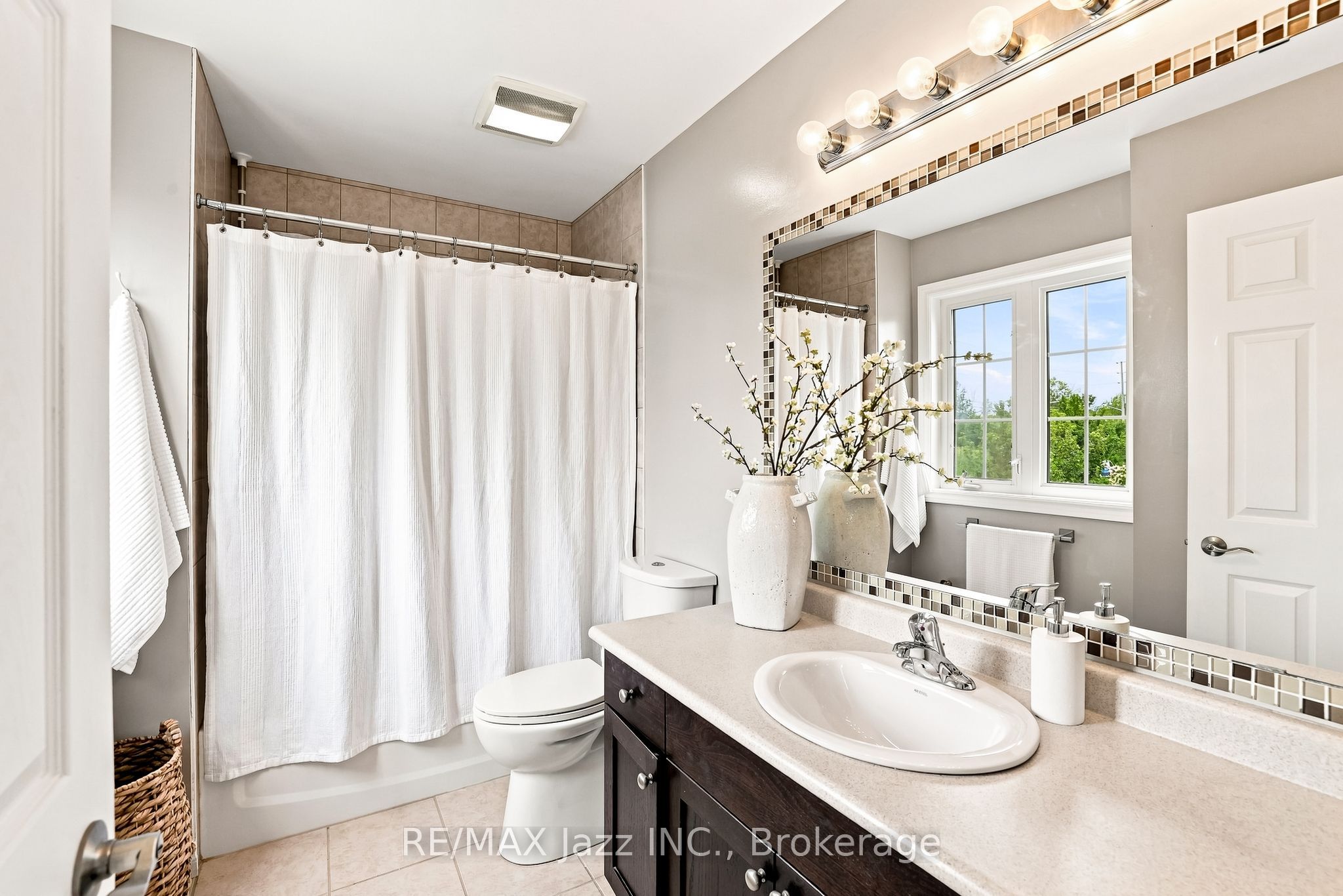 1333 Wadebridge Crescent Property Photo 32