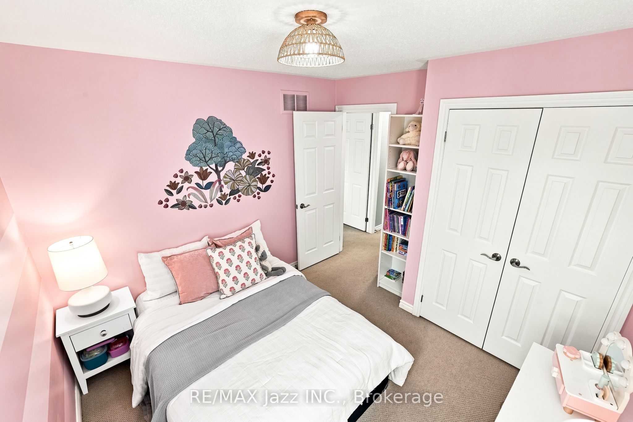 1333 Wadebridge Crescent Property Photo 36