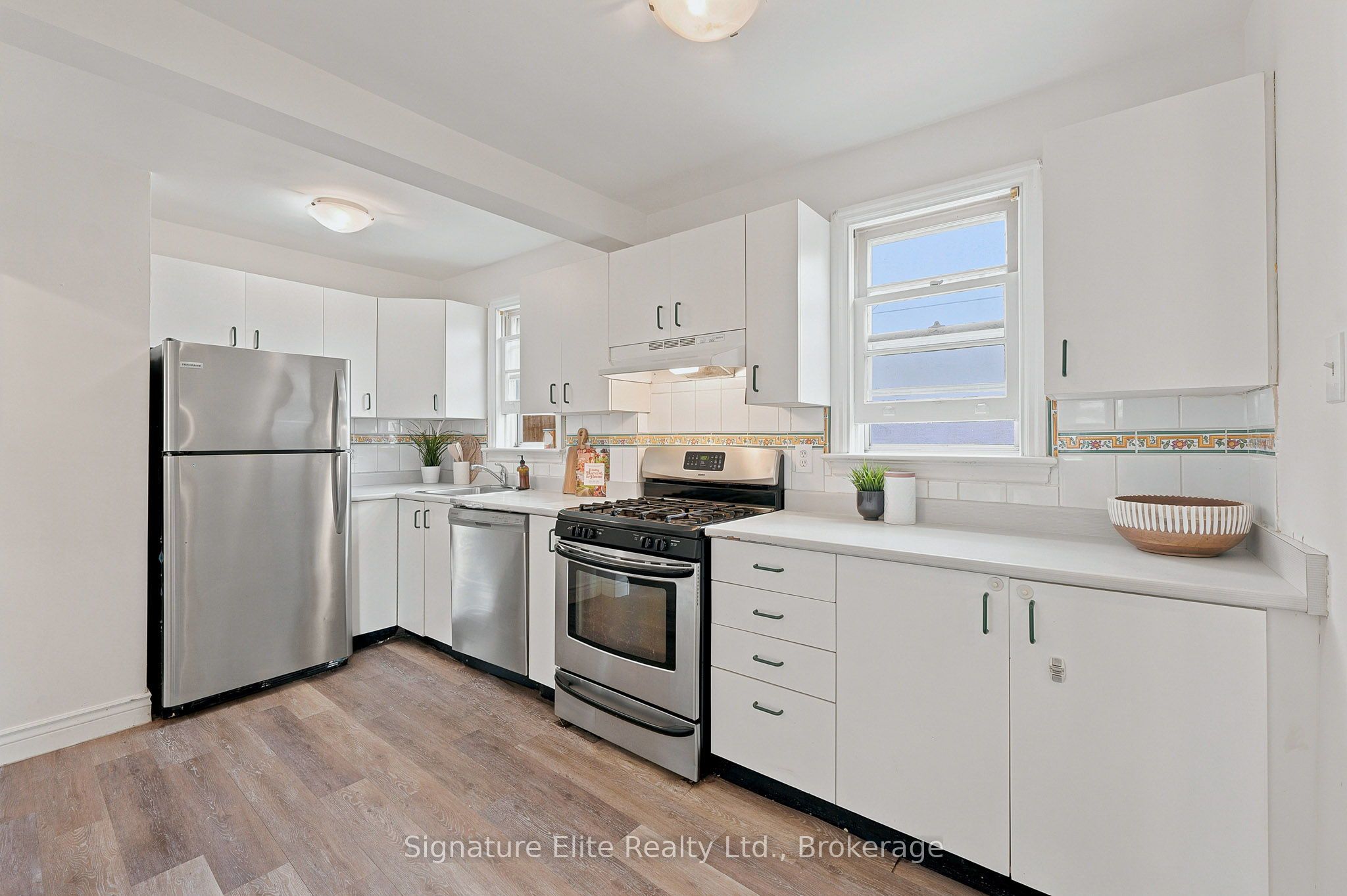 76 Harewood Avenue Property Photo 10