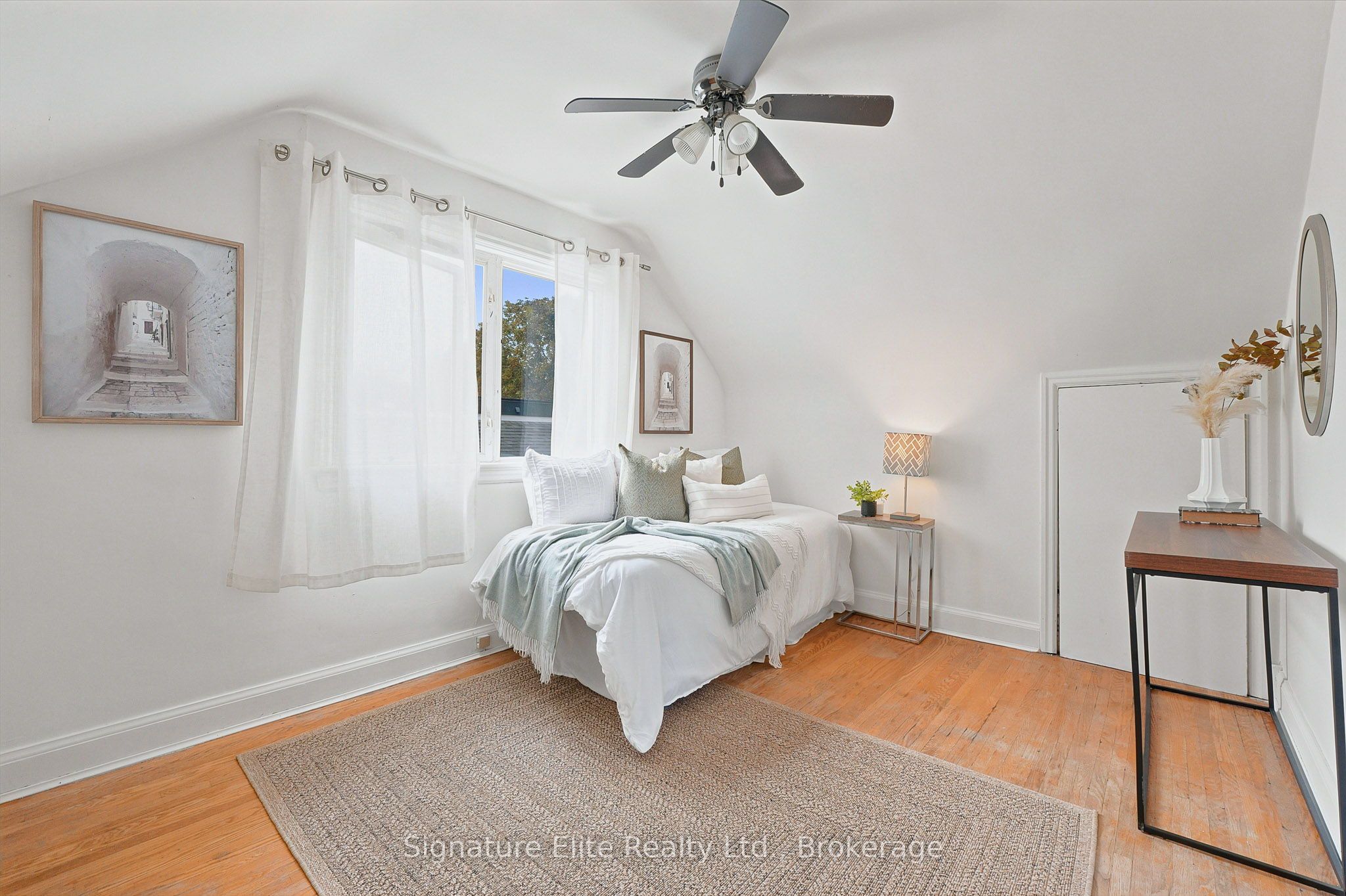 76 Harewood Avenue Property Photo 19