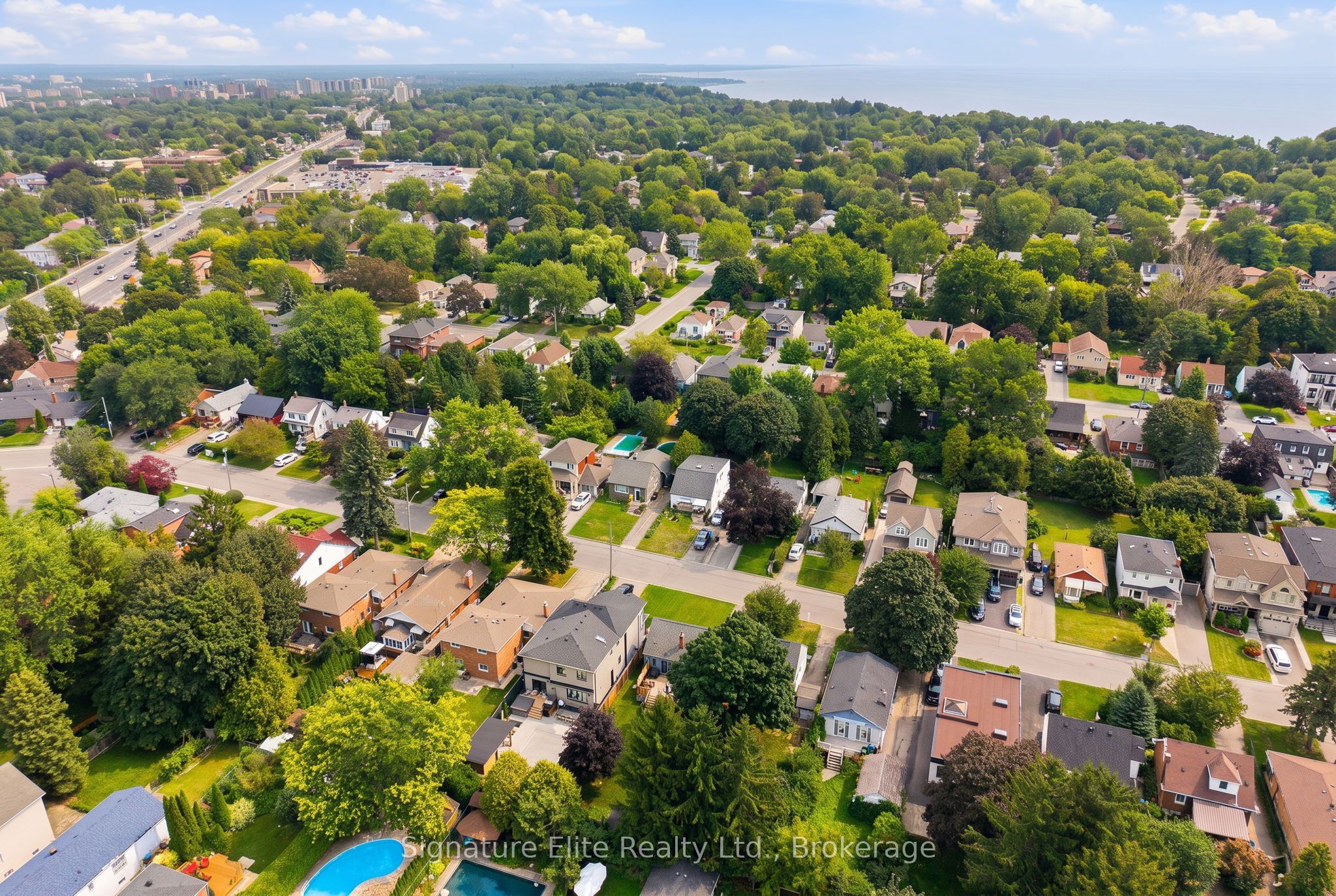 76 Harewood Avenue Property Photo 37