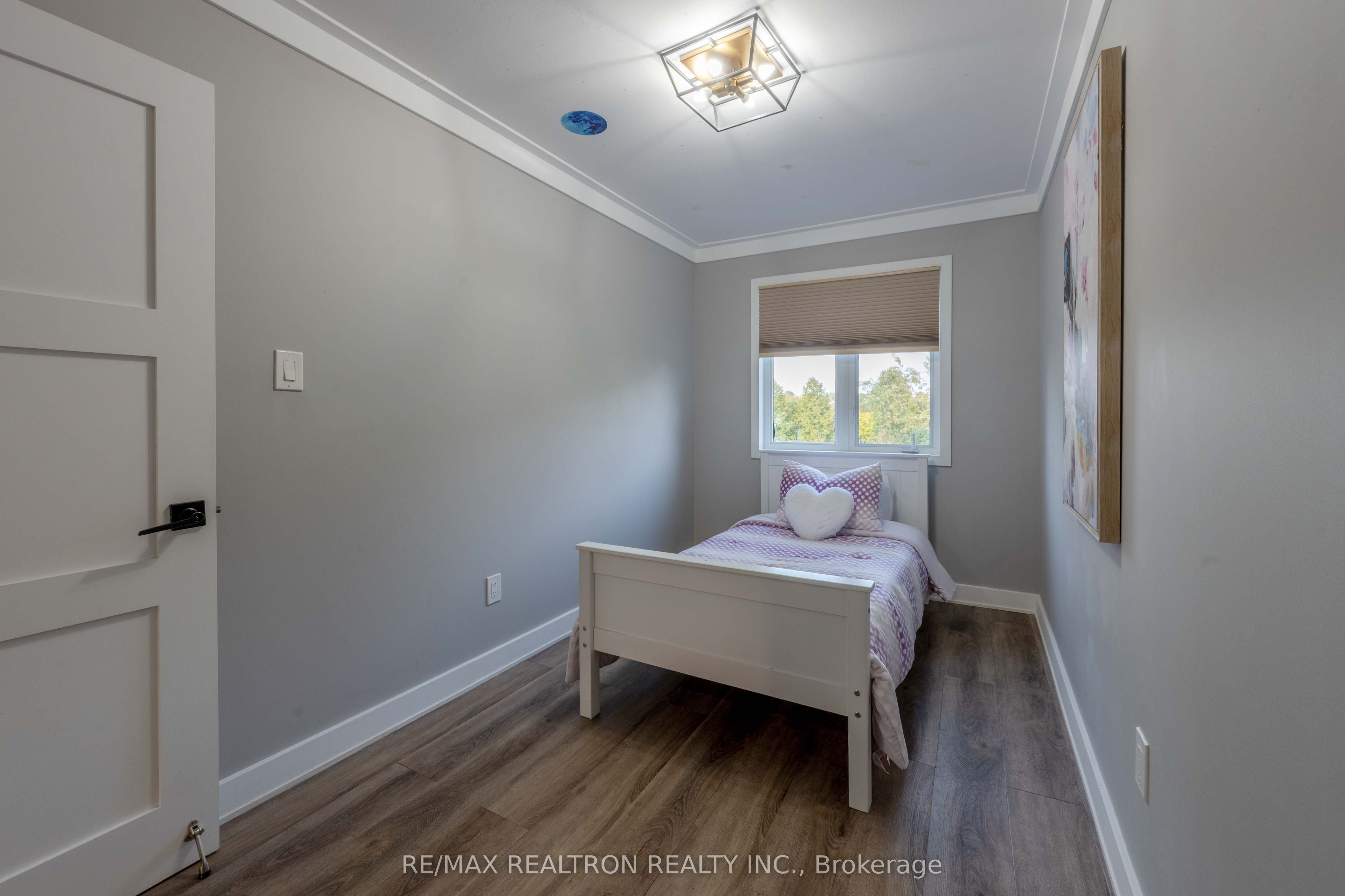 23 Pennefather Lane Property Photo 30