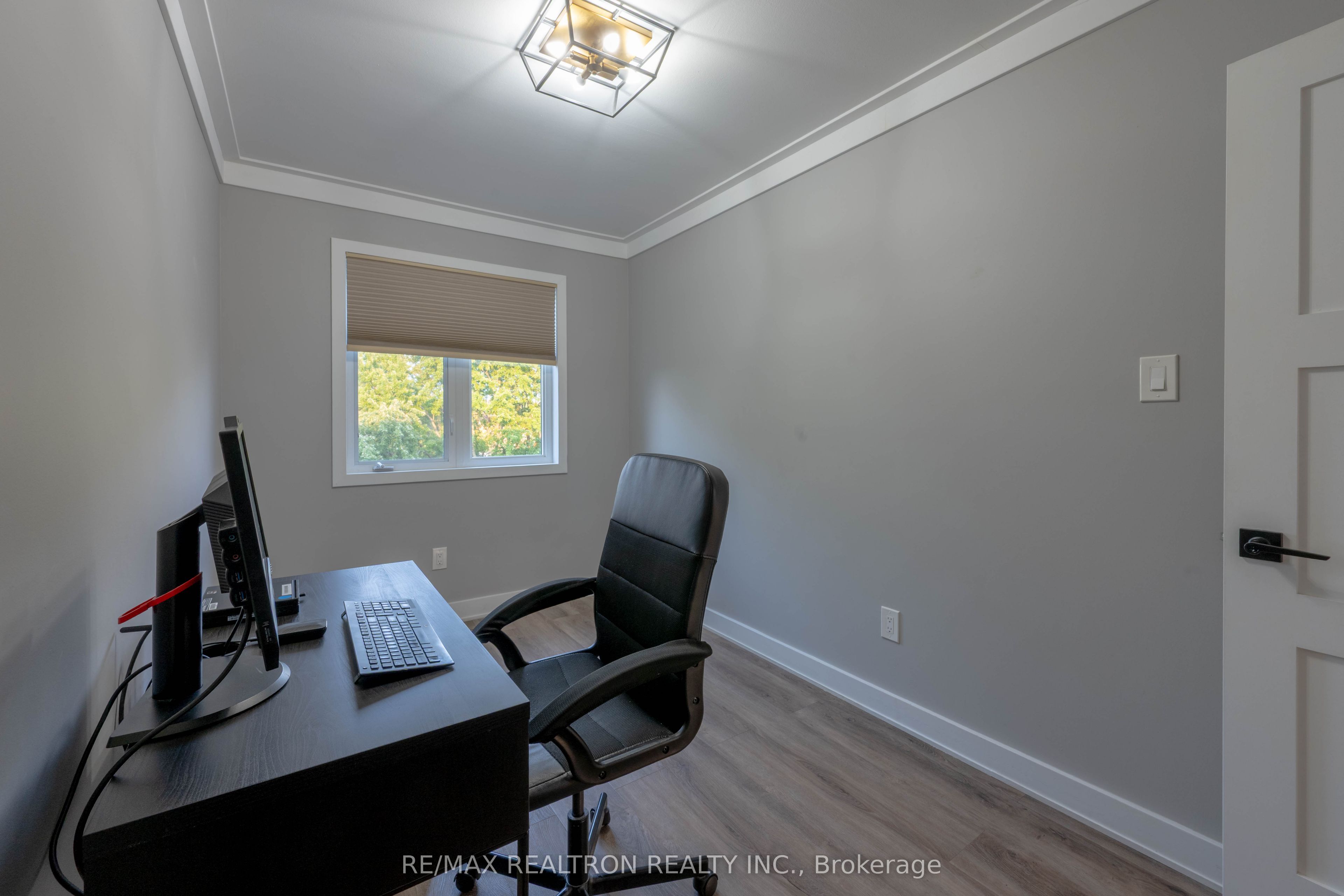 23 Pennefather Lane Property Photo 34