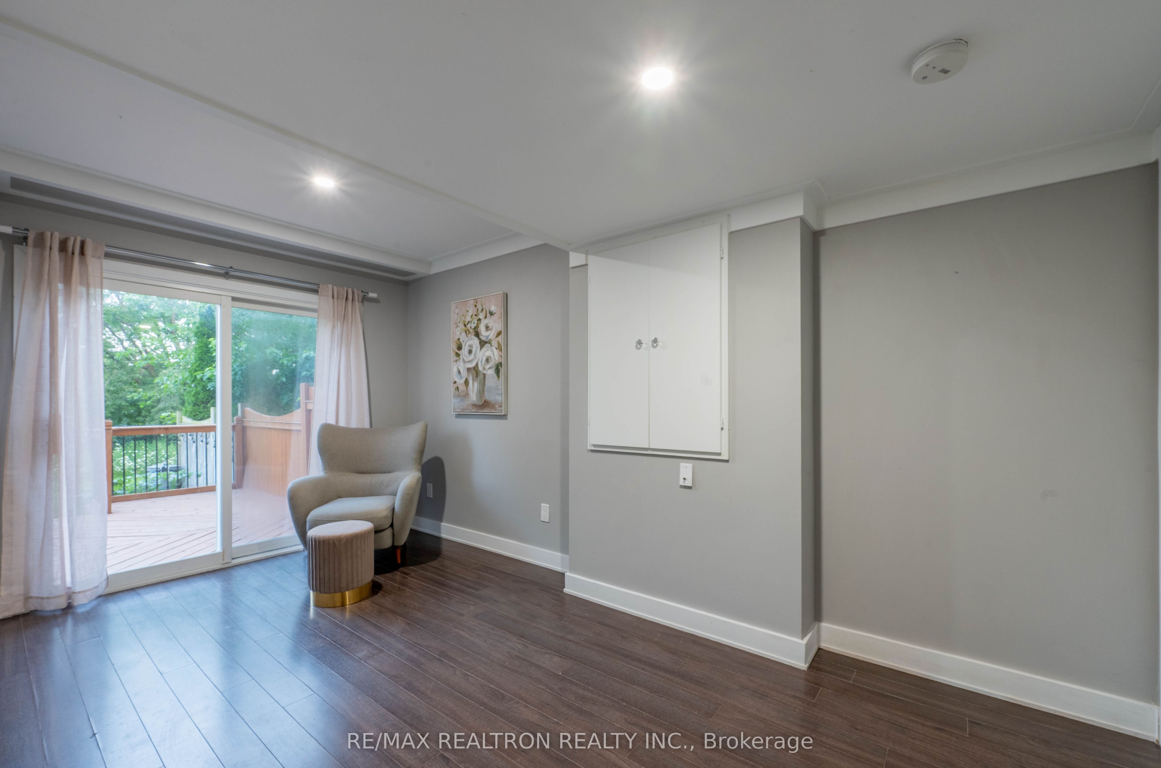 23 Pennefather Lane Property Photo 38
