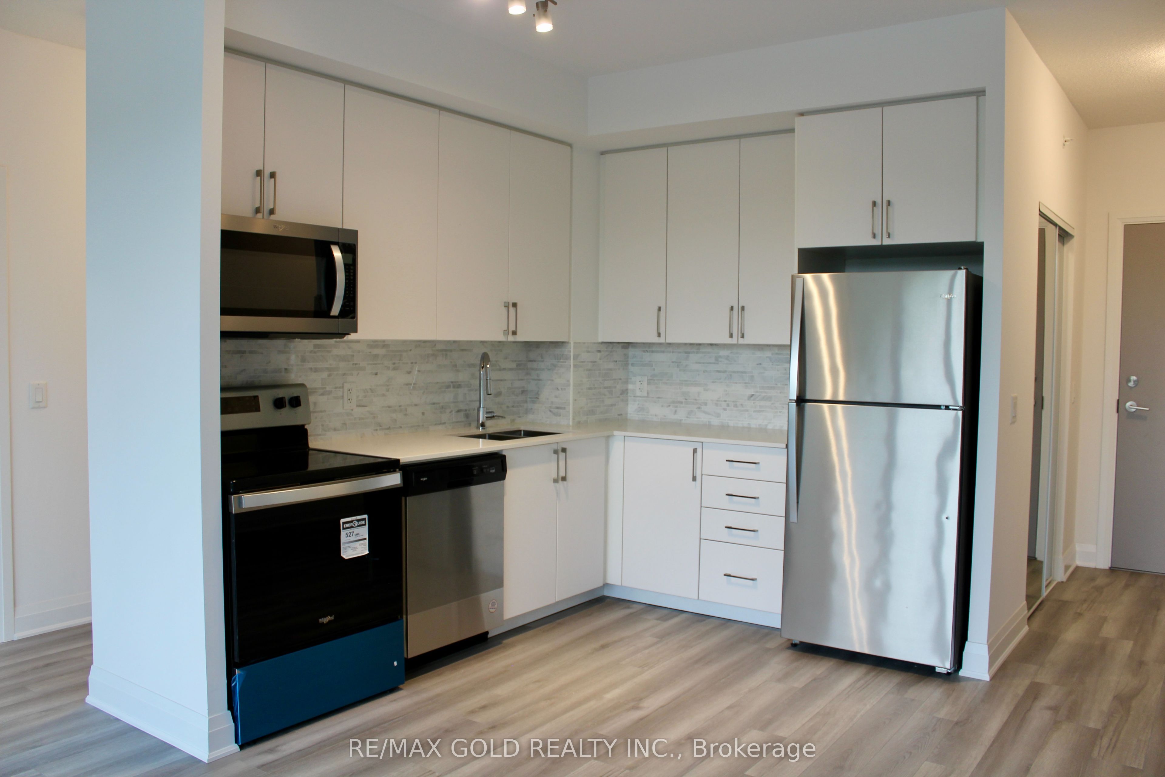 3220 Sheppard Avenue E 218 Property Photo 8
