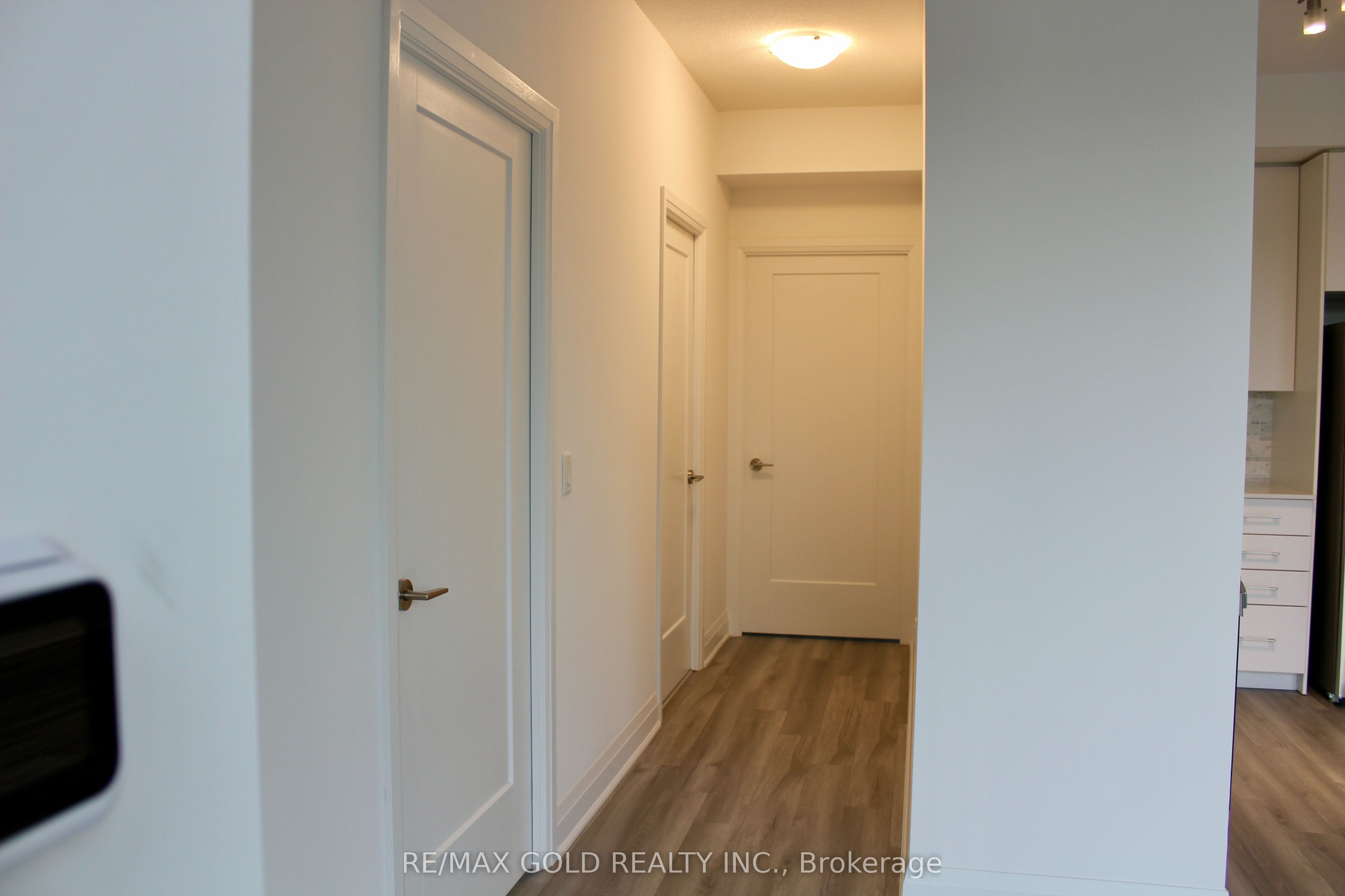 3220 Sheppard Avenue E 218 Property Photo 9