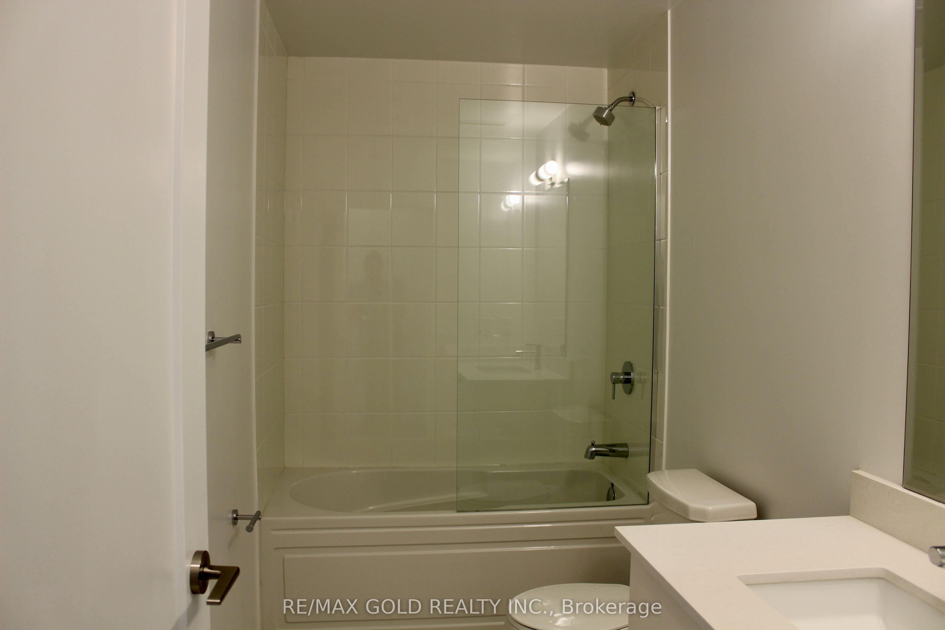 3220 Sheppard Avenue E 218 Property Photo 13