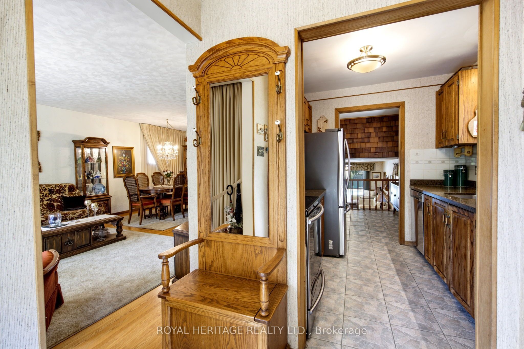 394 Amstel Court Property Photo 8