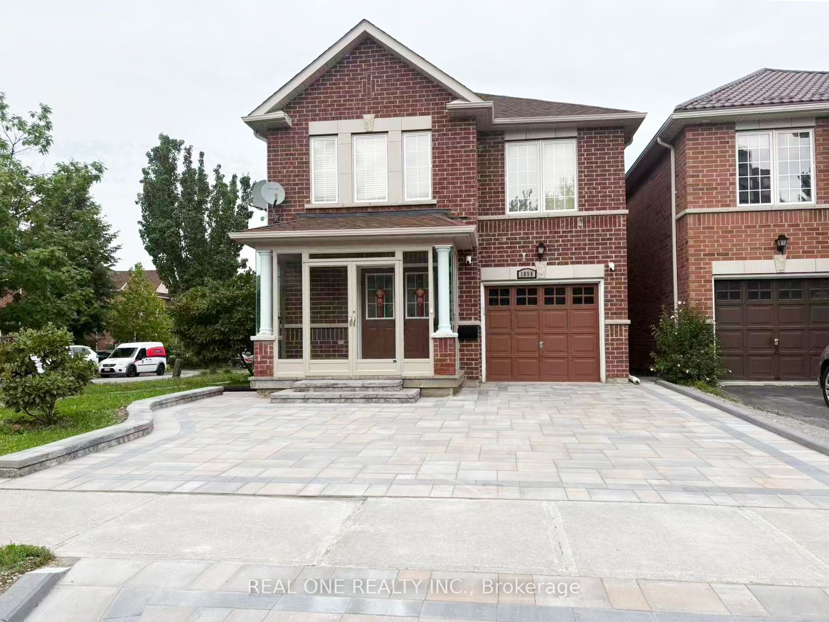 1098 Sandhurst Circle Bsmt Property Photo 1
