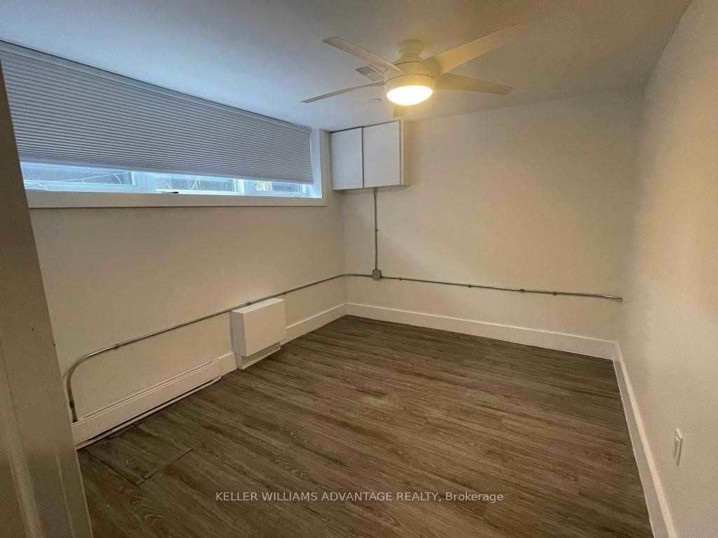 372 Highfield Road #lower Property Photo 11