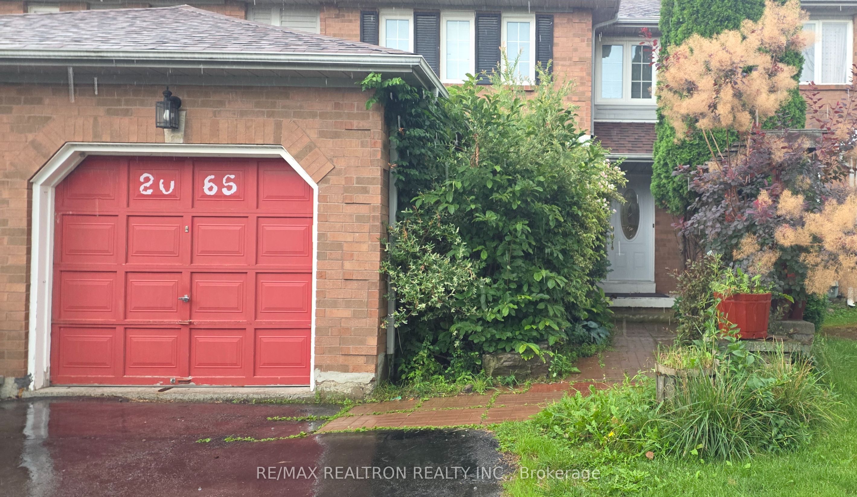 2065 Blue Ridge Crescent Property Photo 1