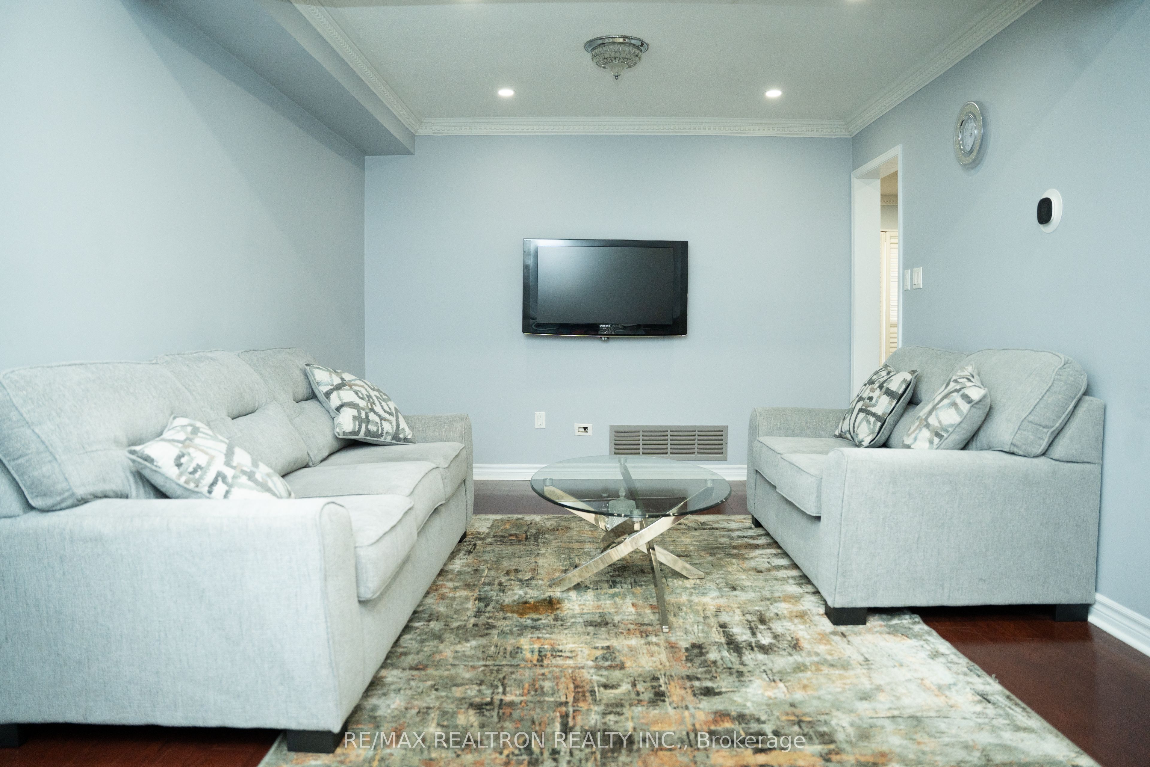 2065 Blue Ridge Crescent Property Photo 4
