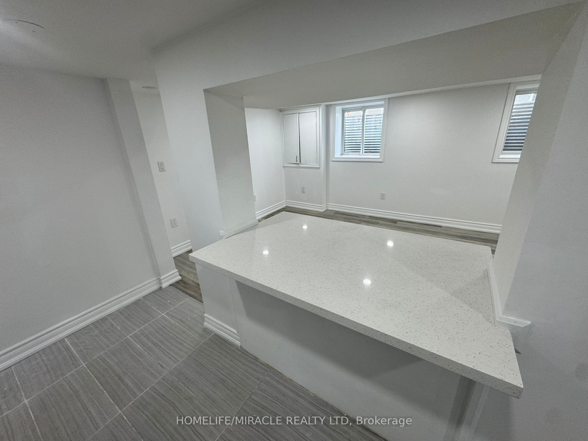 97 Central Park Boulevard N Basement Unit Property Photo 4