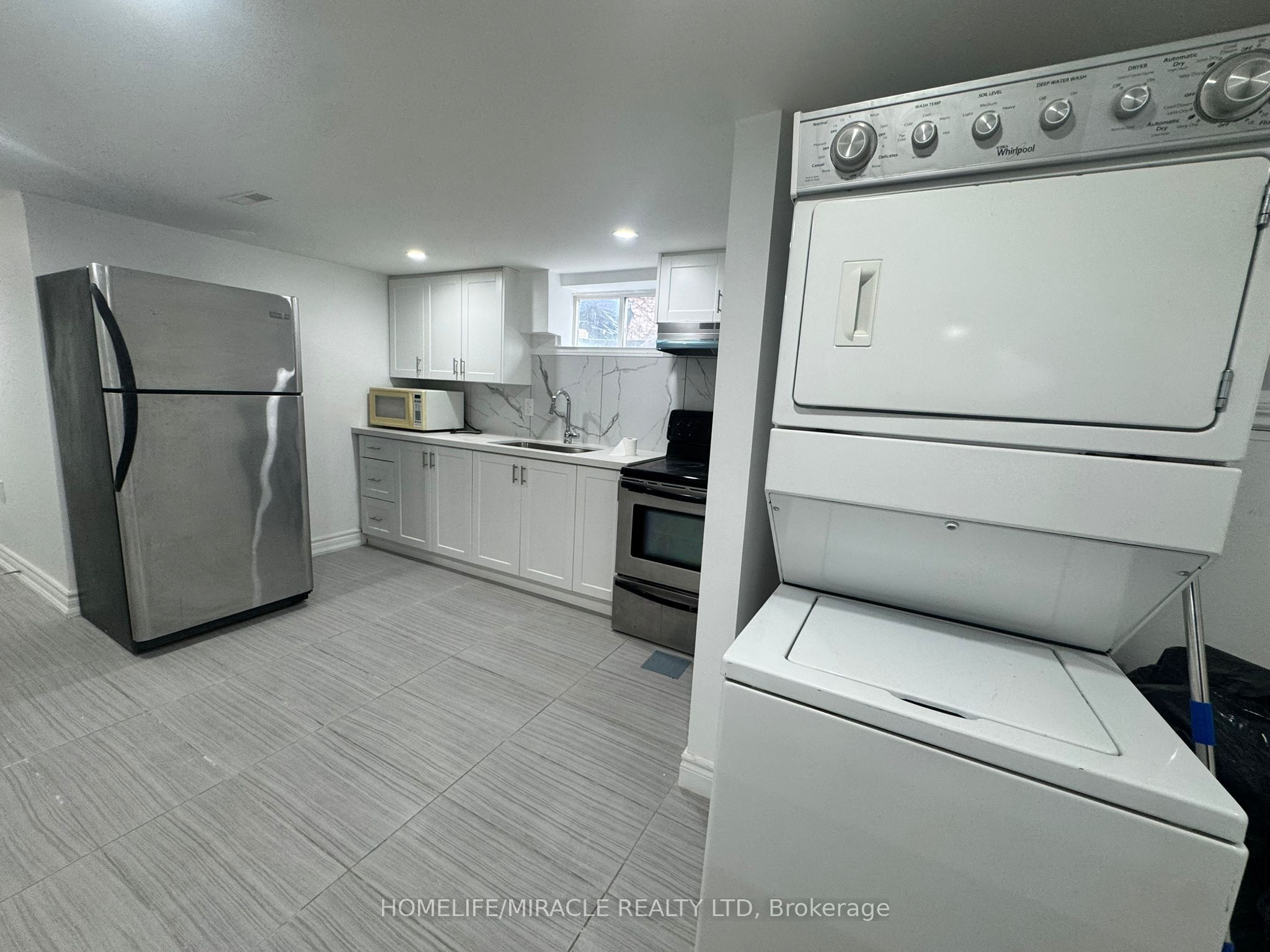 97 Central Park Boulevard N Basement Unit Property Photo 5