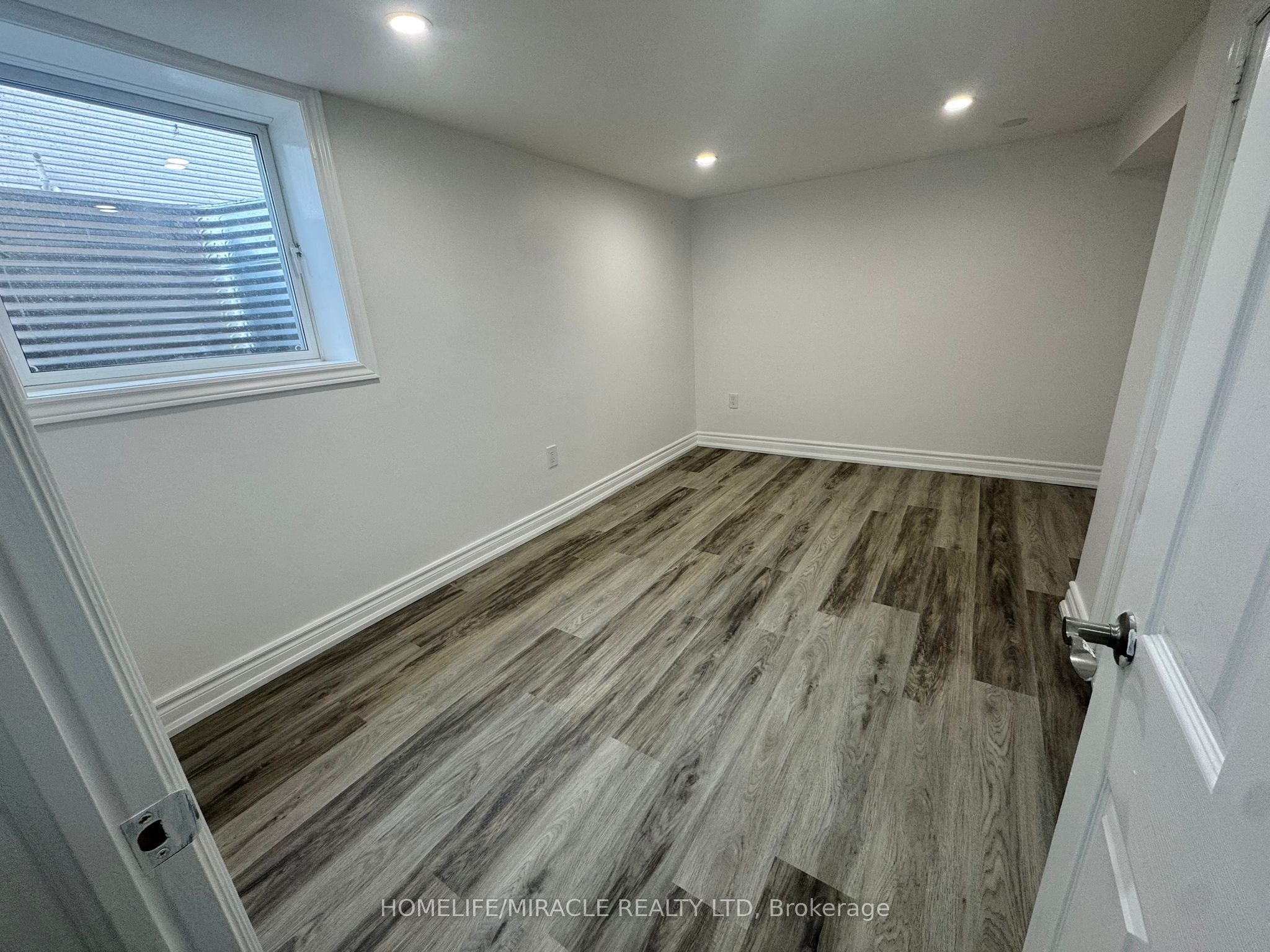 97 Central Park Boulevard N Basement Unit Property Photo 12