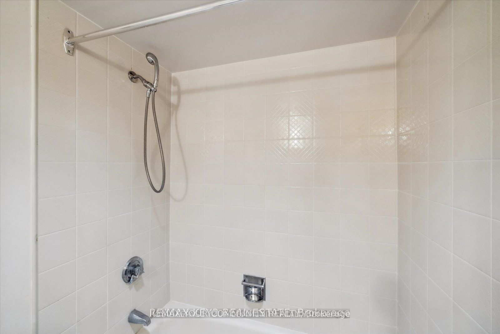 225 Bamburgh Circle 511 Property Photo 18