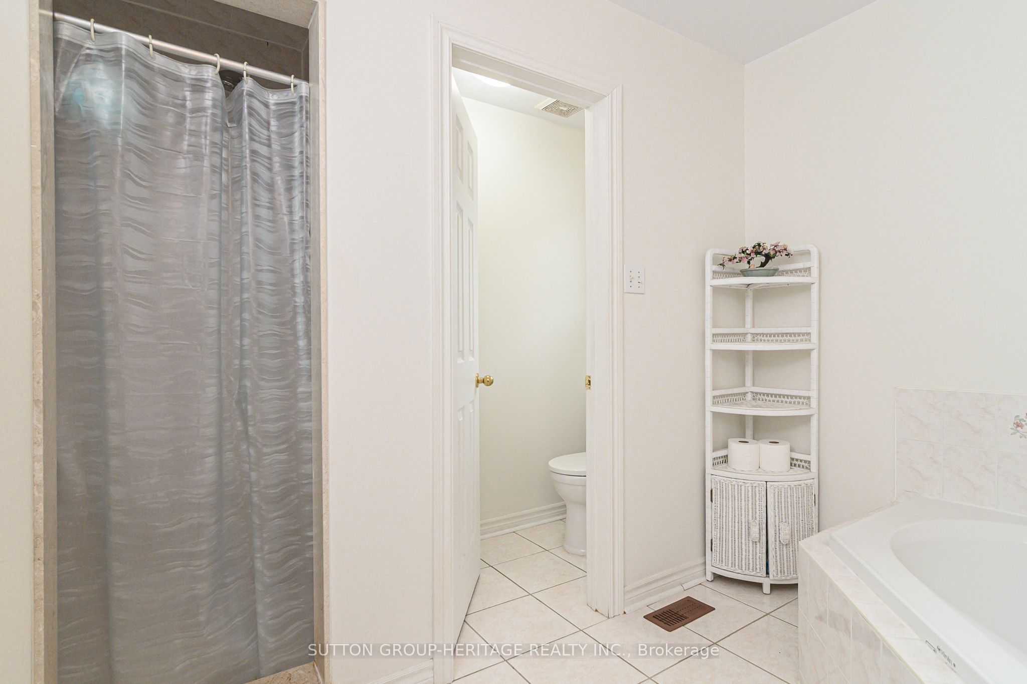 4 Divine Drive Property Photo 39