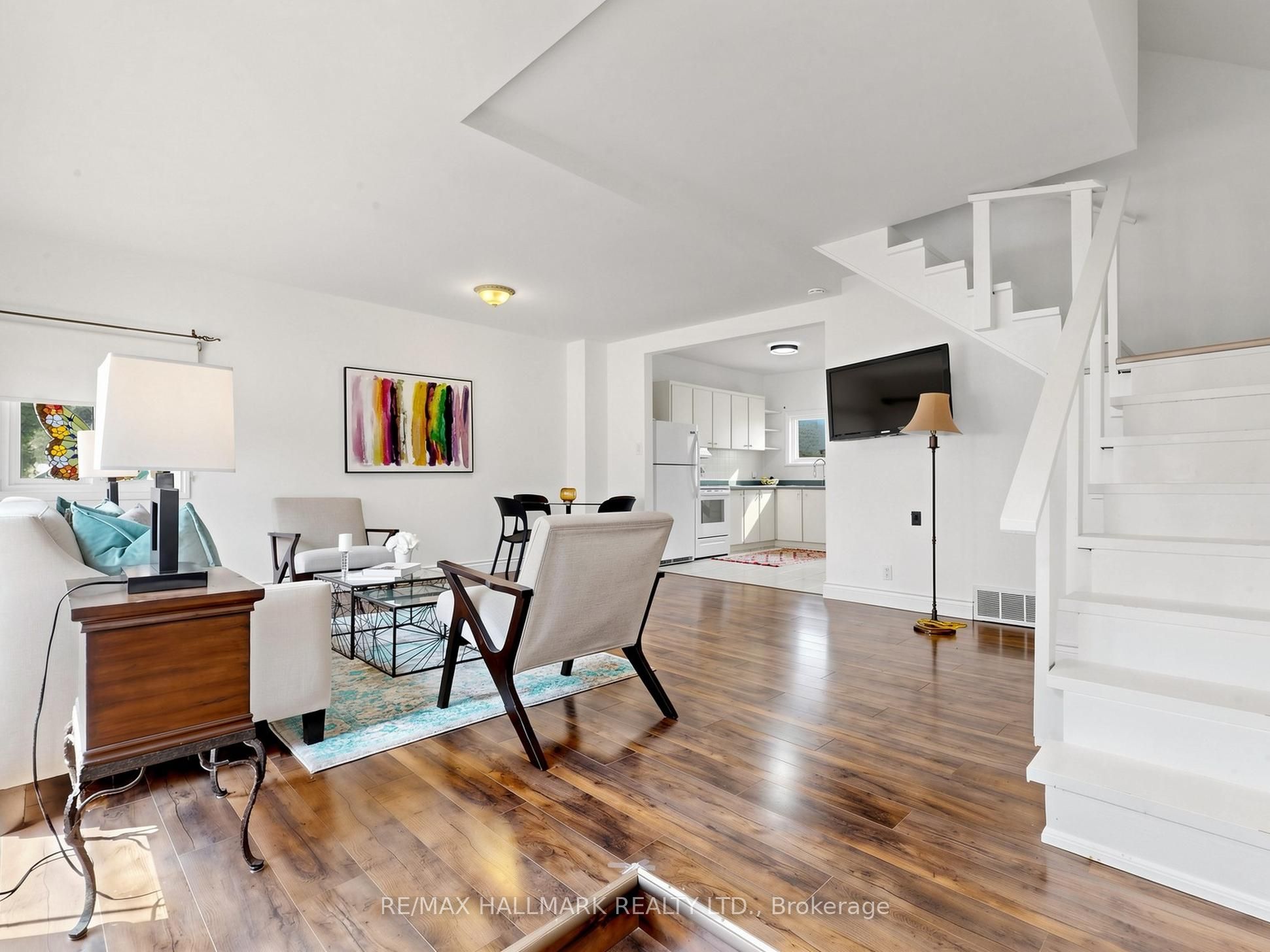 182 Holborne Avenue Property Photo 4
