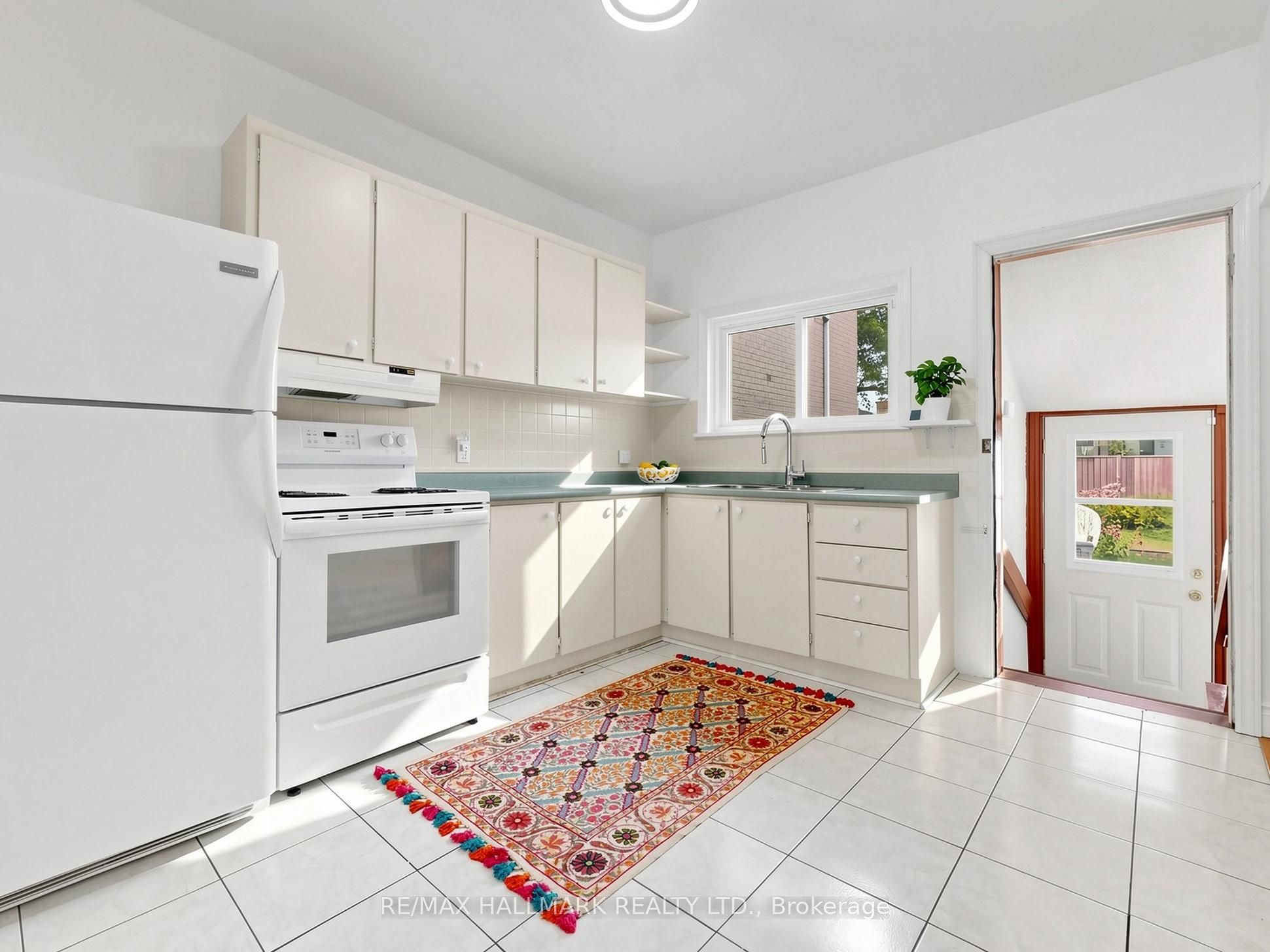 182 Holborne Avenue Property Photo 8