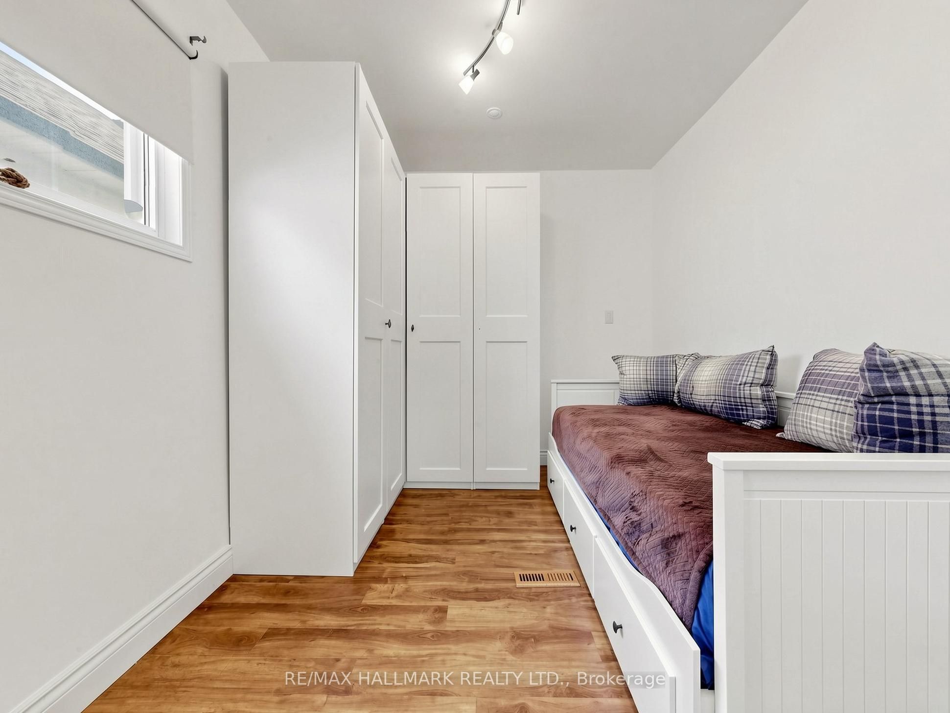 182 Holborne Avenue Property Photo 10