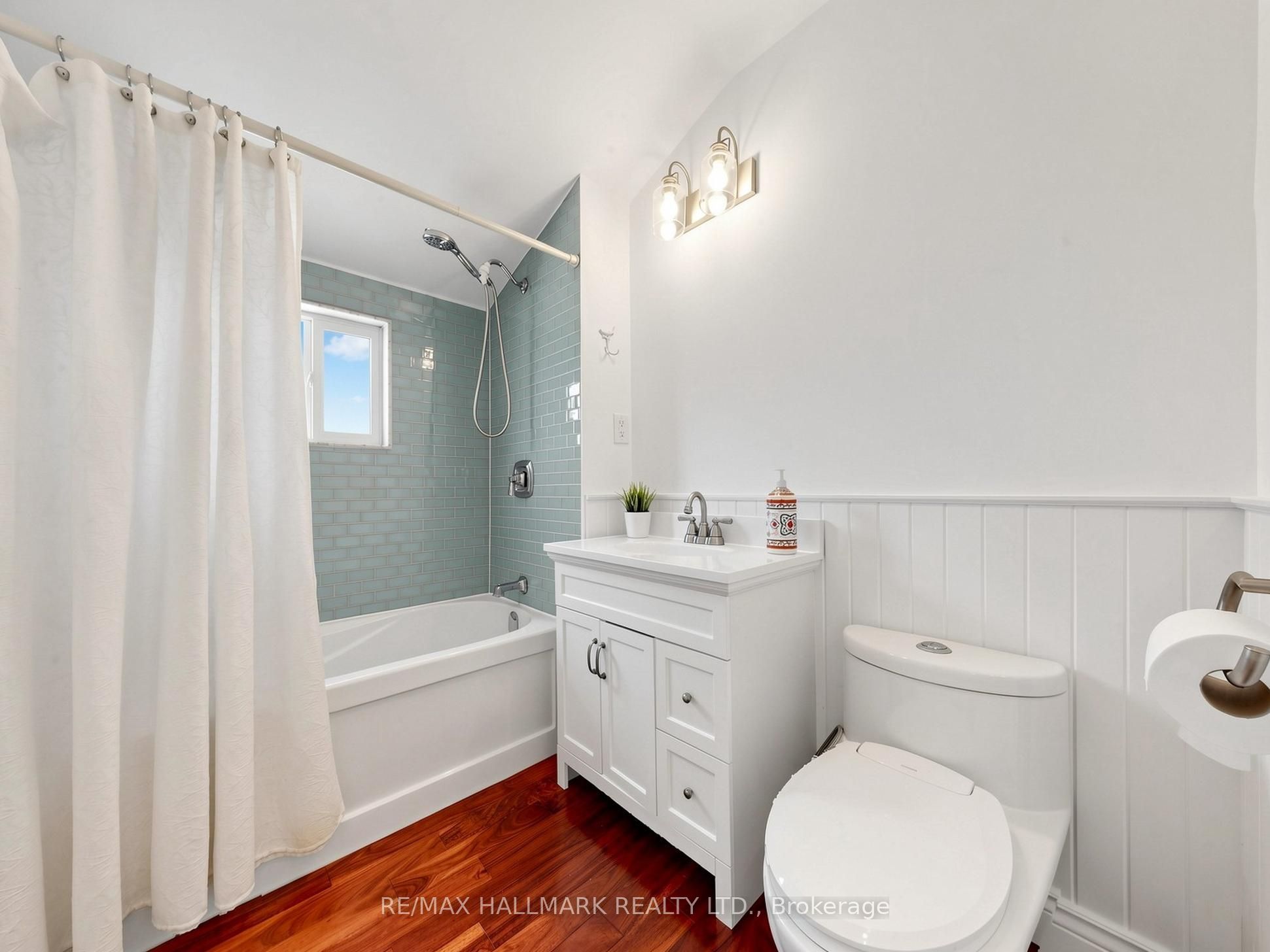 182 Holborne Avenue Property Photo 12