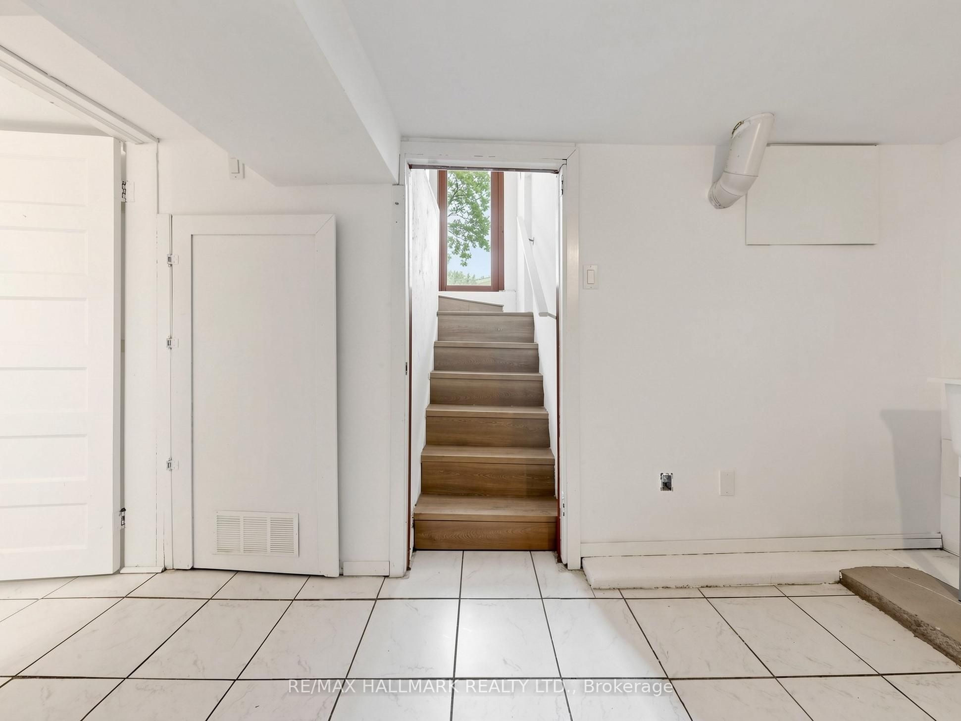 182 Holborne Avenue Property Photo 20