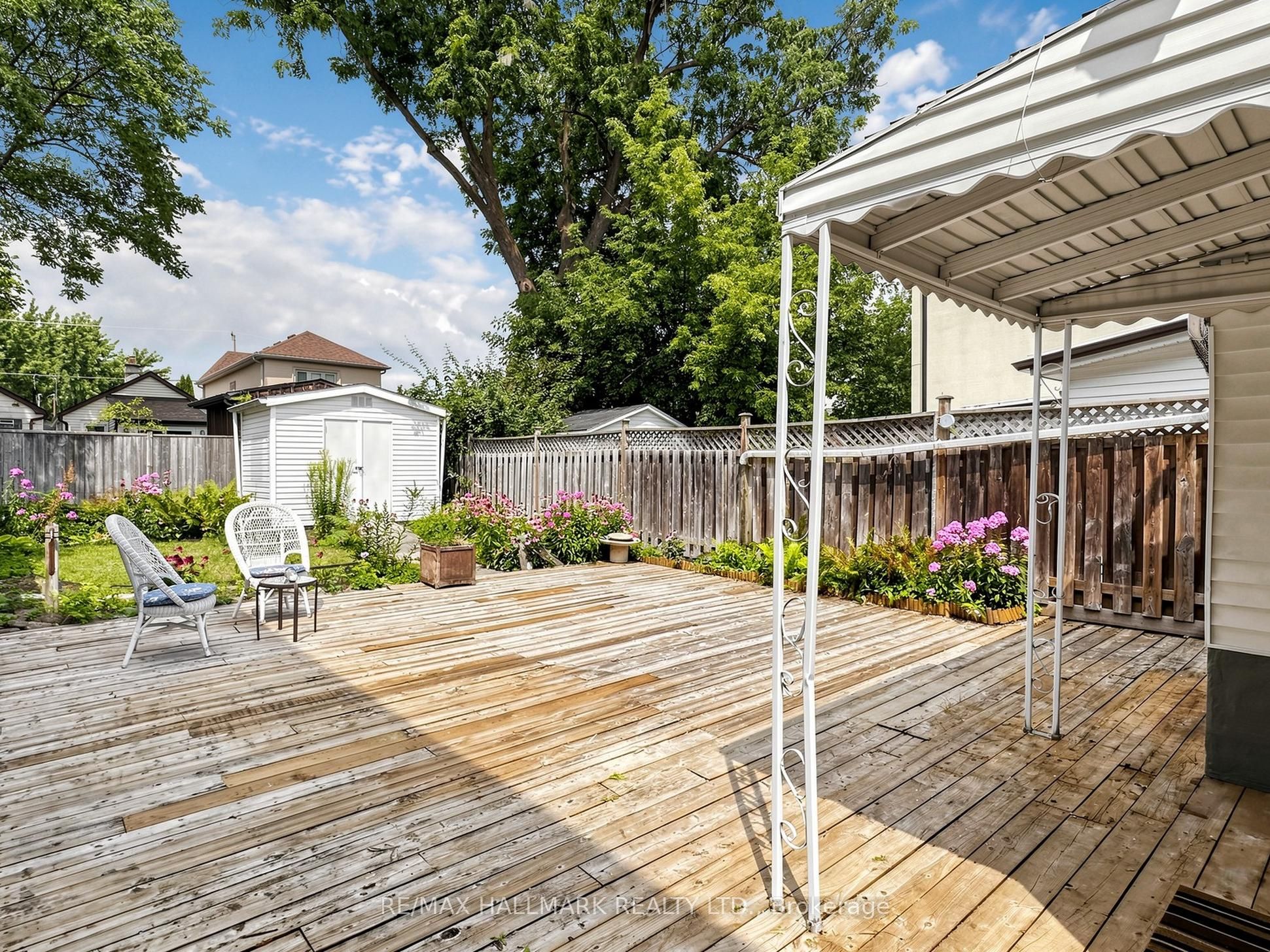 182 Holborne Avenue Property Photo 32
