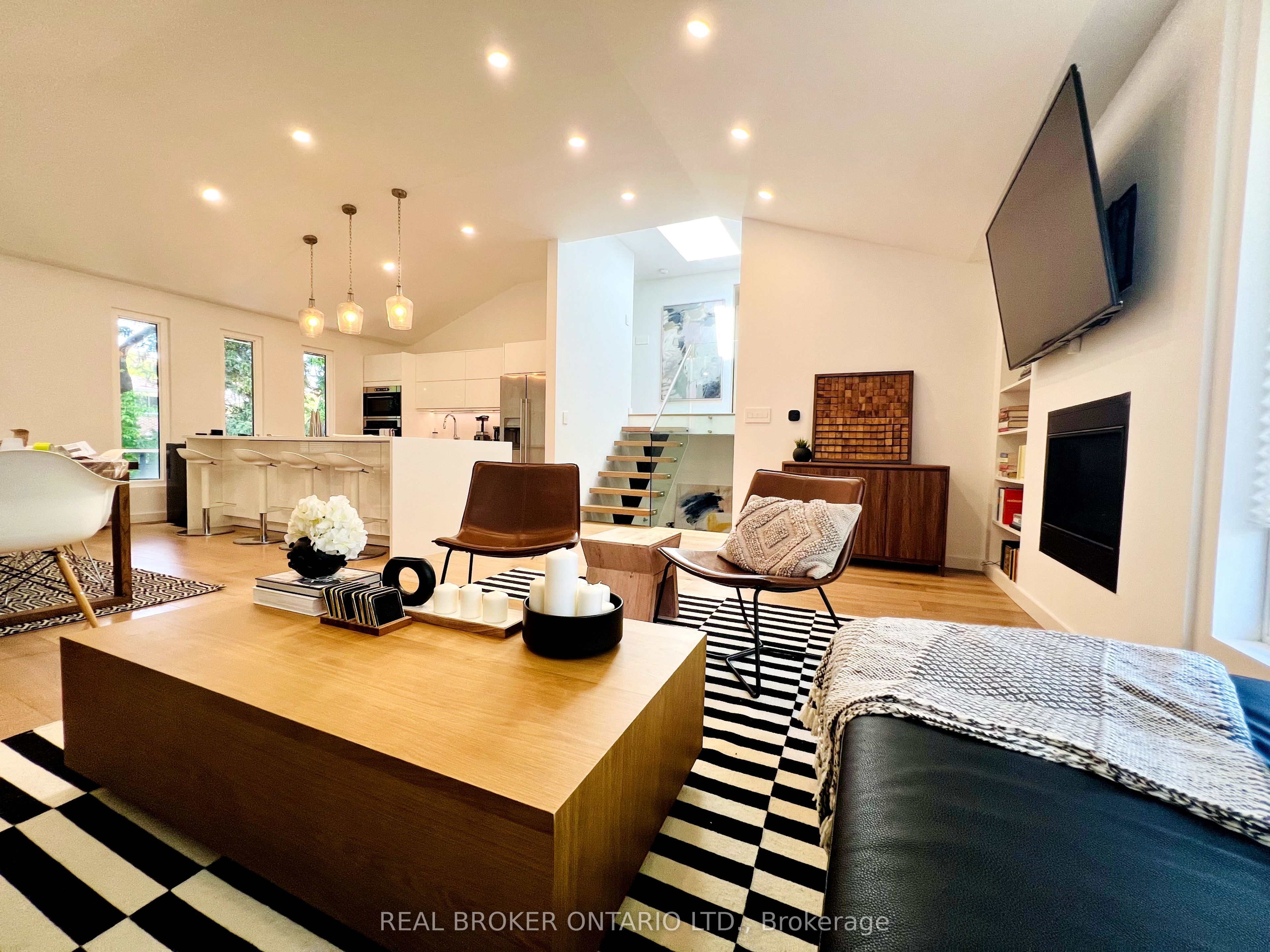 51 Castlemere Crescent Property Photo 1
