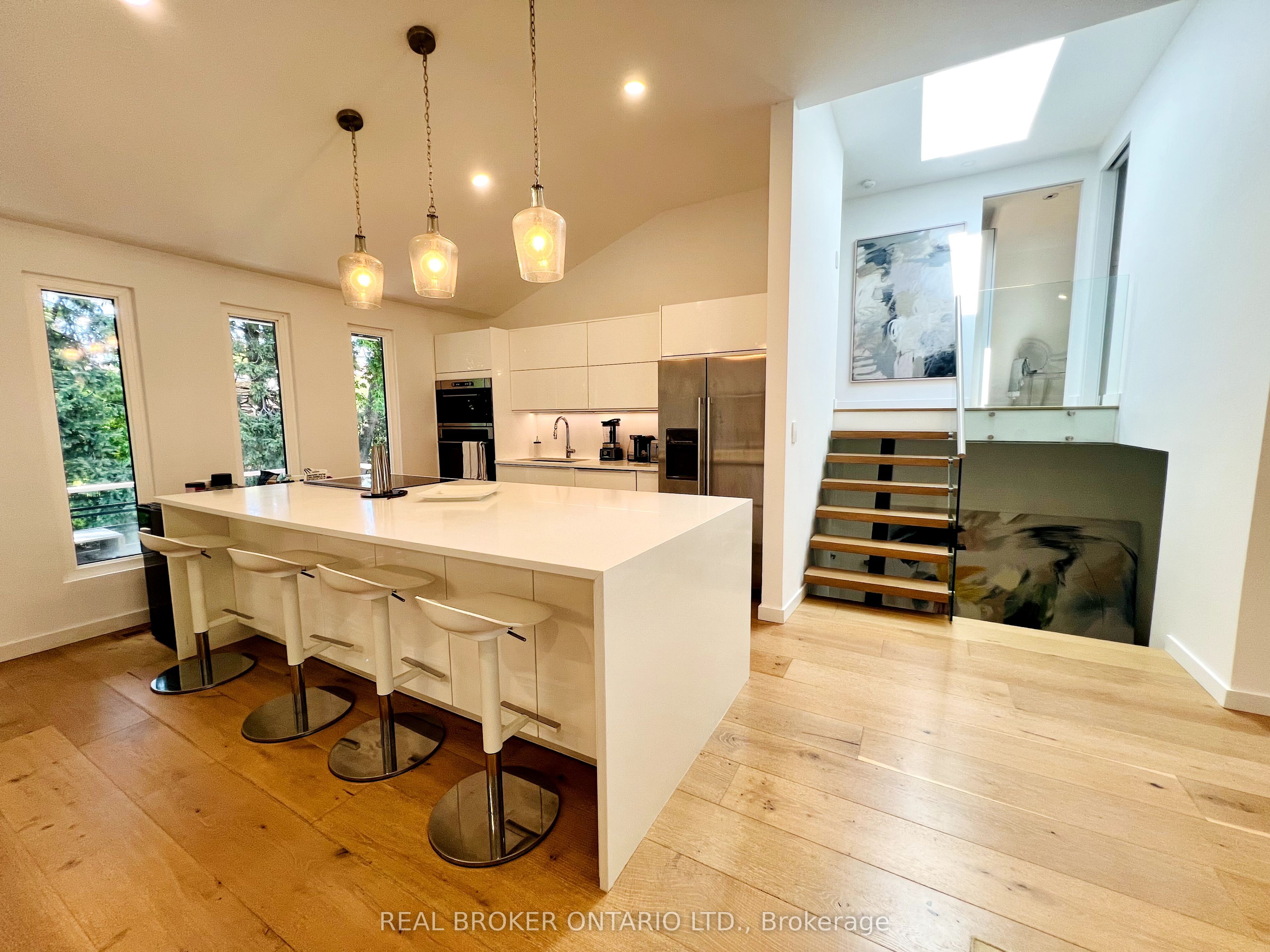 51 Castlemere Crescent Property Photo 6