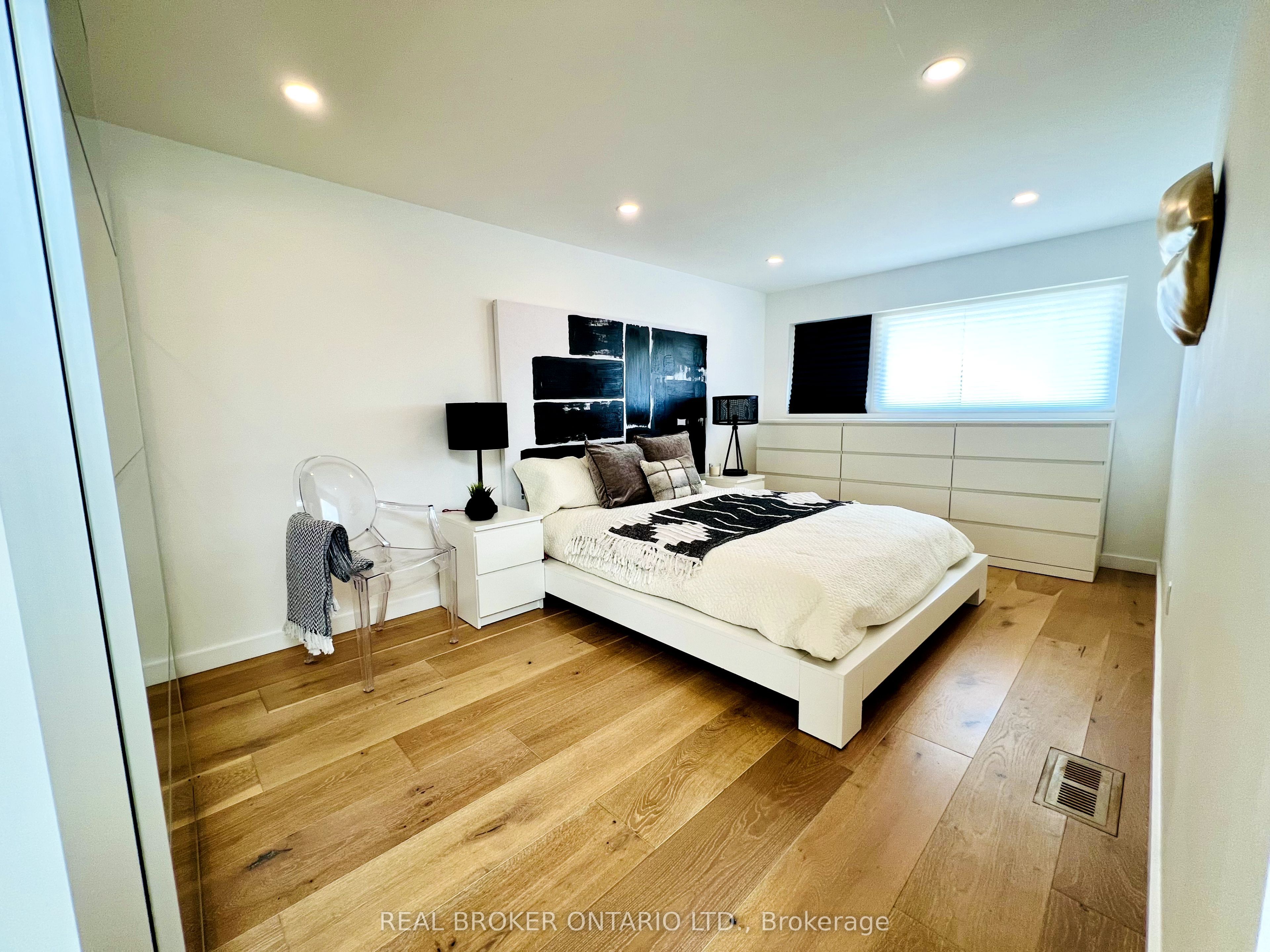 51 Castlemere Crescent Property Photo 7